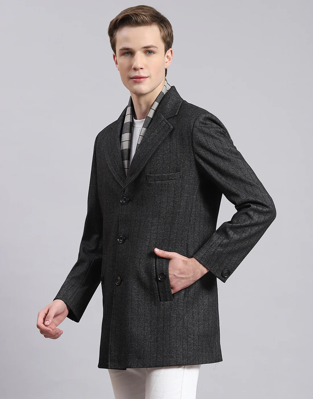Men Black Stripe Lapel Collar Full Sleeve Coat - Image 3
