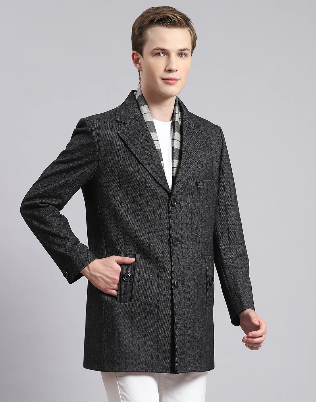 Men Black Stripe Lapel Collar Full Sleeve Coat - Image 4