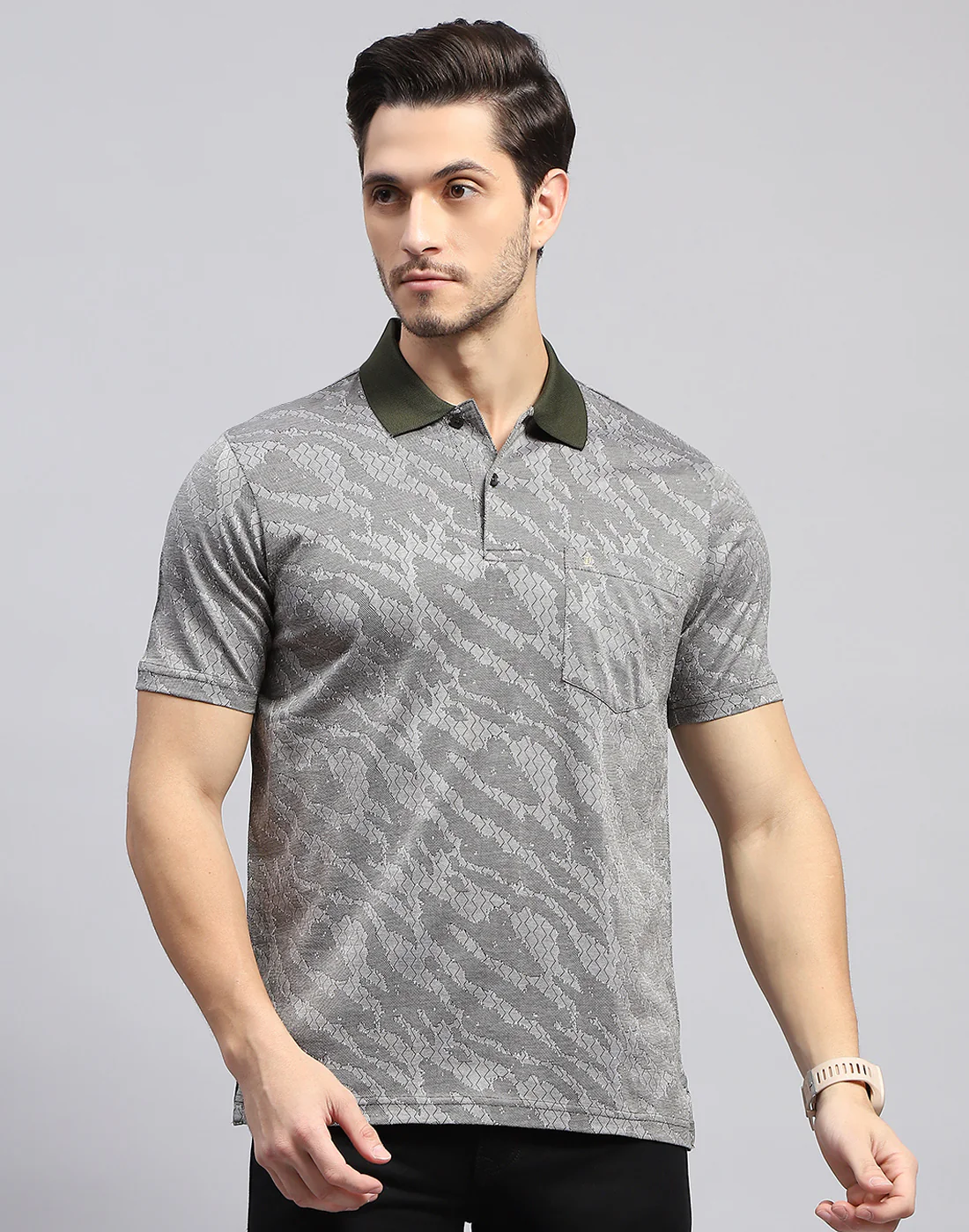 Men Black Stripe Polo Collar Half Sleeve T-Shirt - Image 2