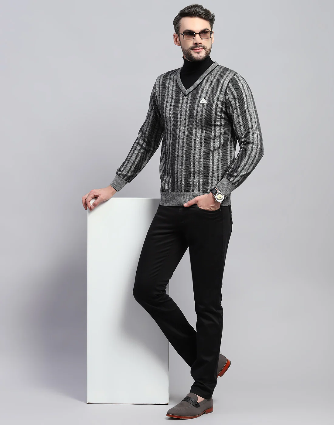 Men Black Stripe V Neck Full Sleeve Pullover - Image 2