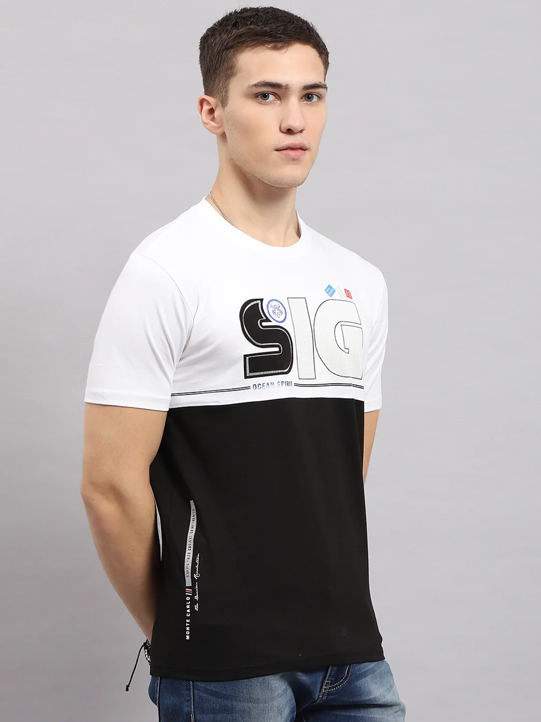 Men Black & White Printed Round Neck Half Sleeve T-Shirt - Image 4