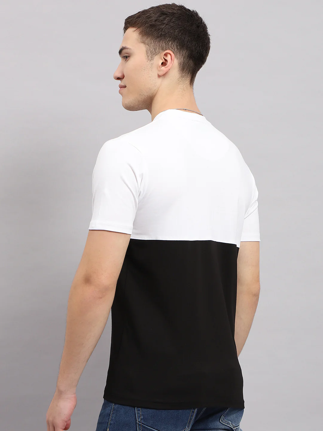 Men Black & White Printed Round Neck Half Sleeve T-Shirt - Image 5