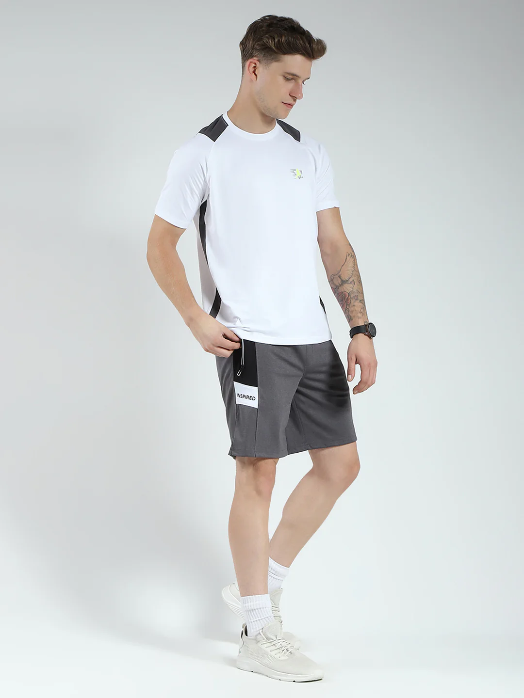 Men Black & White Solid Round Neck Half Sleeve Bermuda Set - Image 4