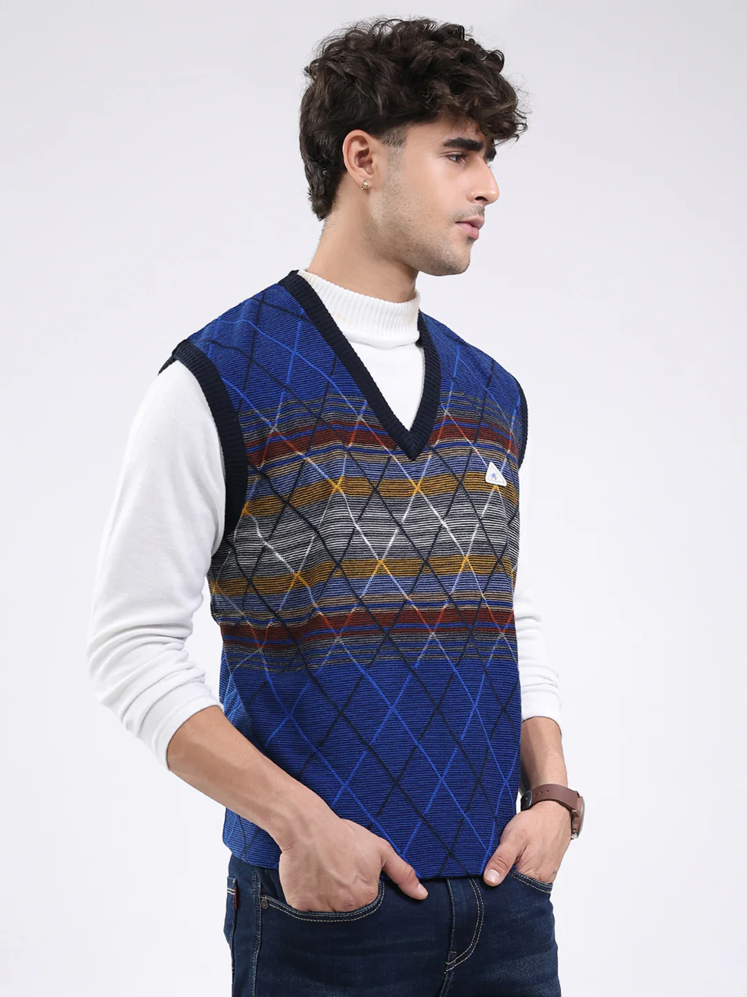 Men Blue Abstract V Neck Sleeveless Sweater - Image 4