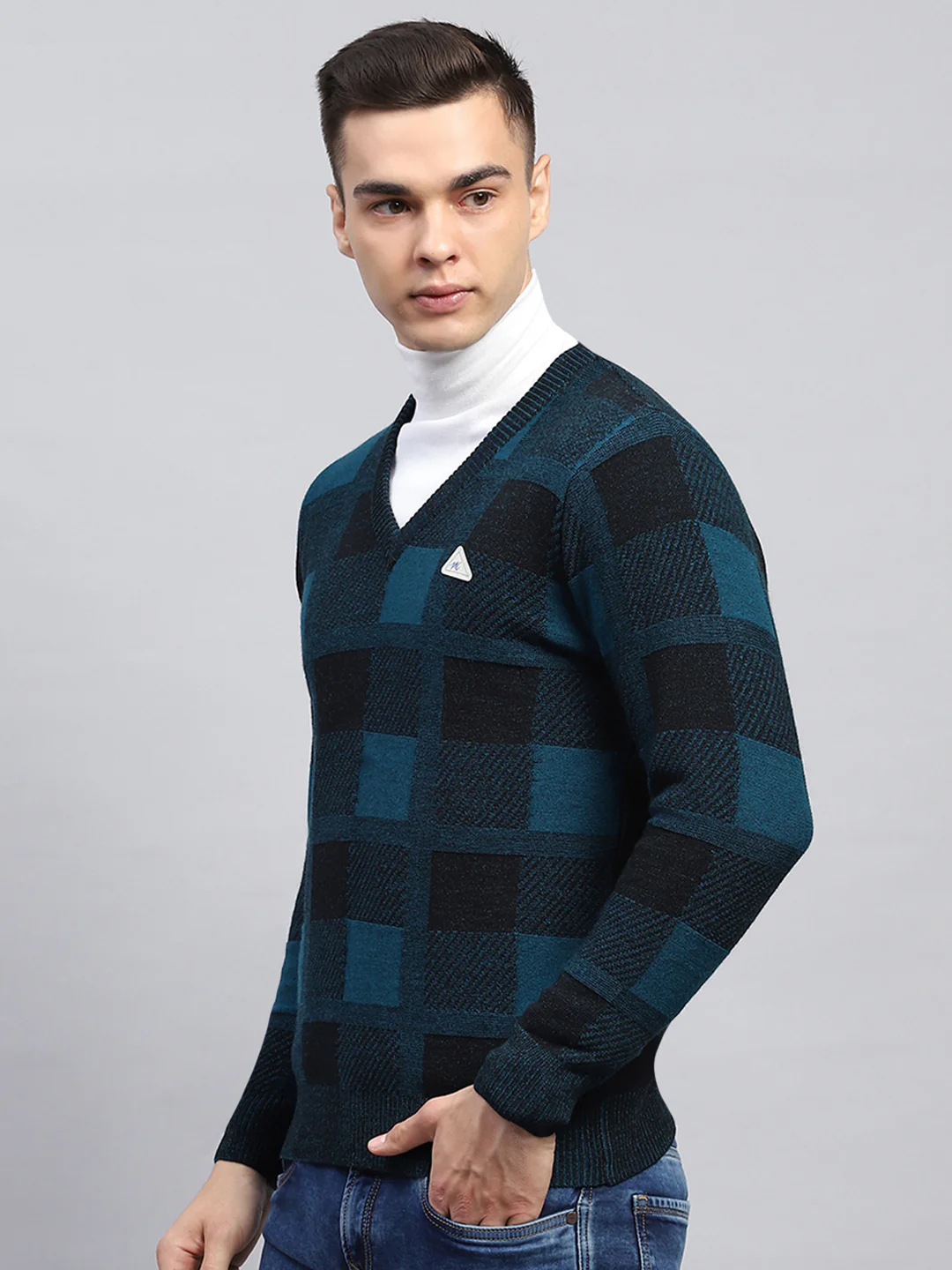 Men Blue Check V Neck Full Sleeve Pullover - Image 3