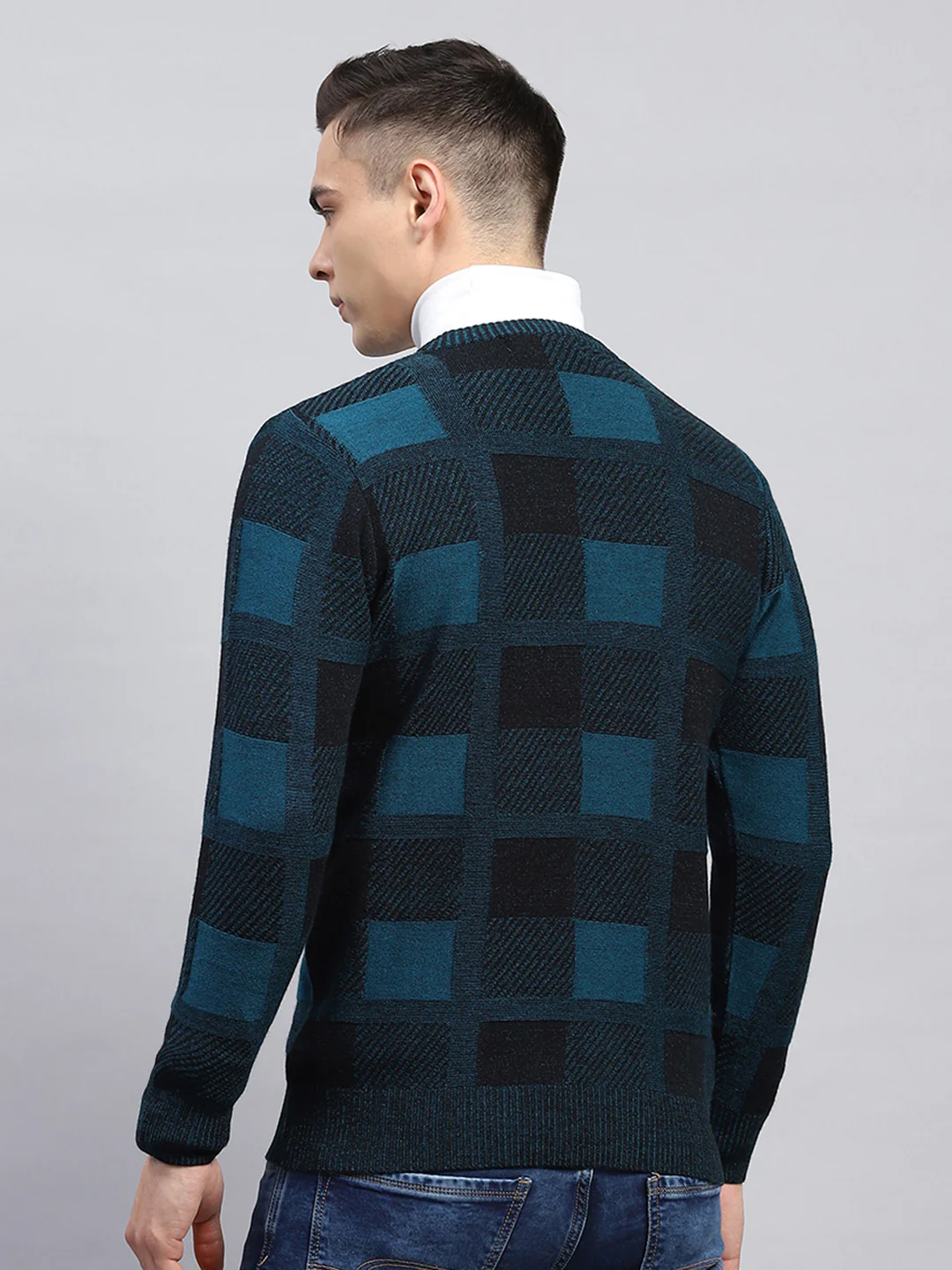 Men Blue Check V Neck Full Sleeve Pullover - Image 5