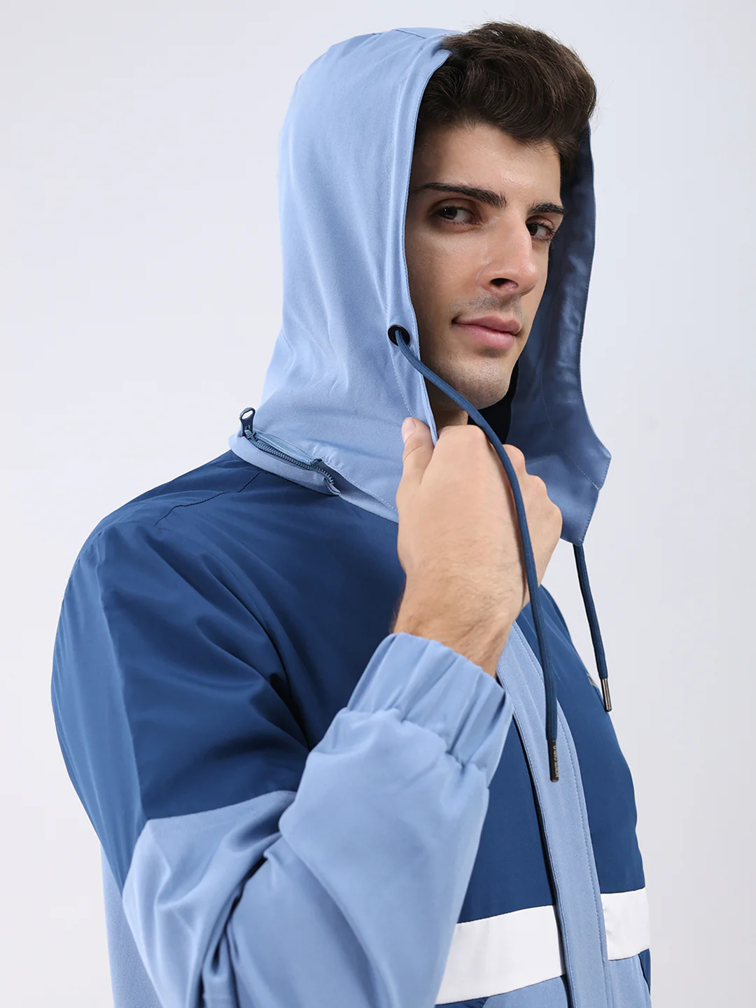 Men Blue Colourblocked Hooded Full Sleeve Jacket - Image 7