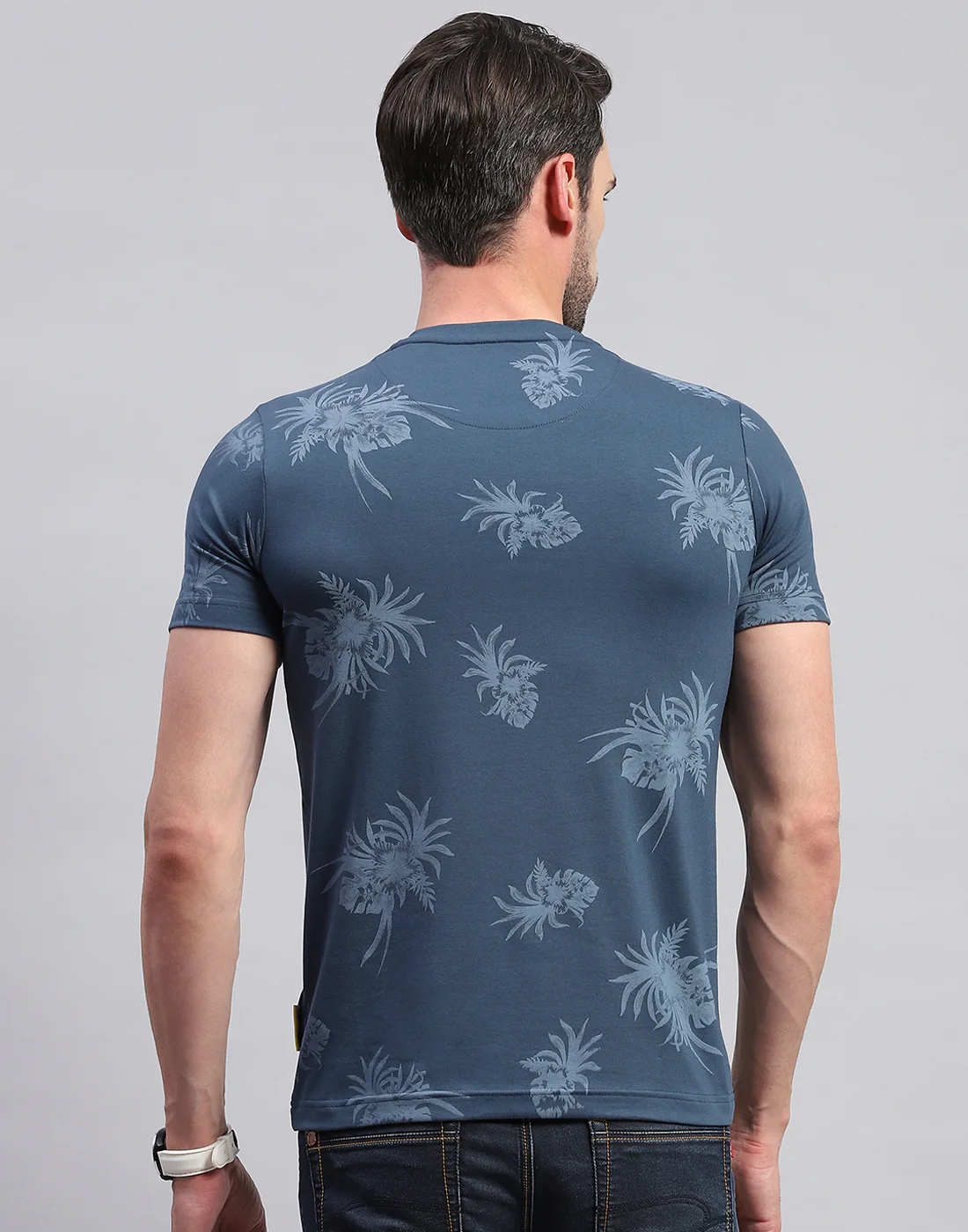 Men Blue Floral Print Round Neck Half Sleeve T-Shirt - Image 5