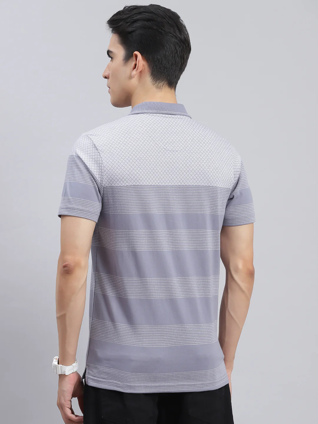 Men Blue Jaquard Cotton Blend T-Shirt - Image 5