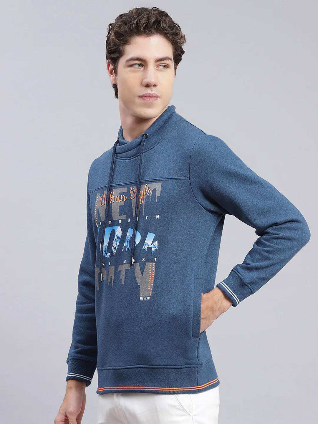 Men Blue Printed Cotton Blend Sweatshirt - Image 4