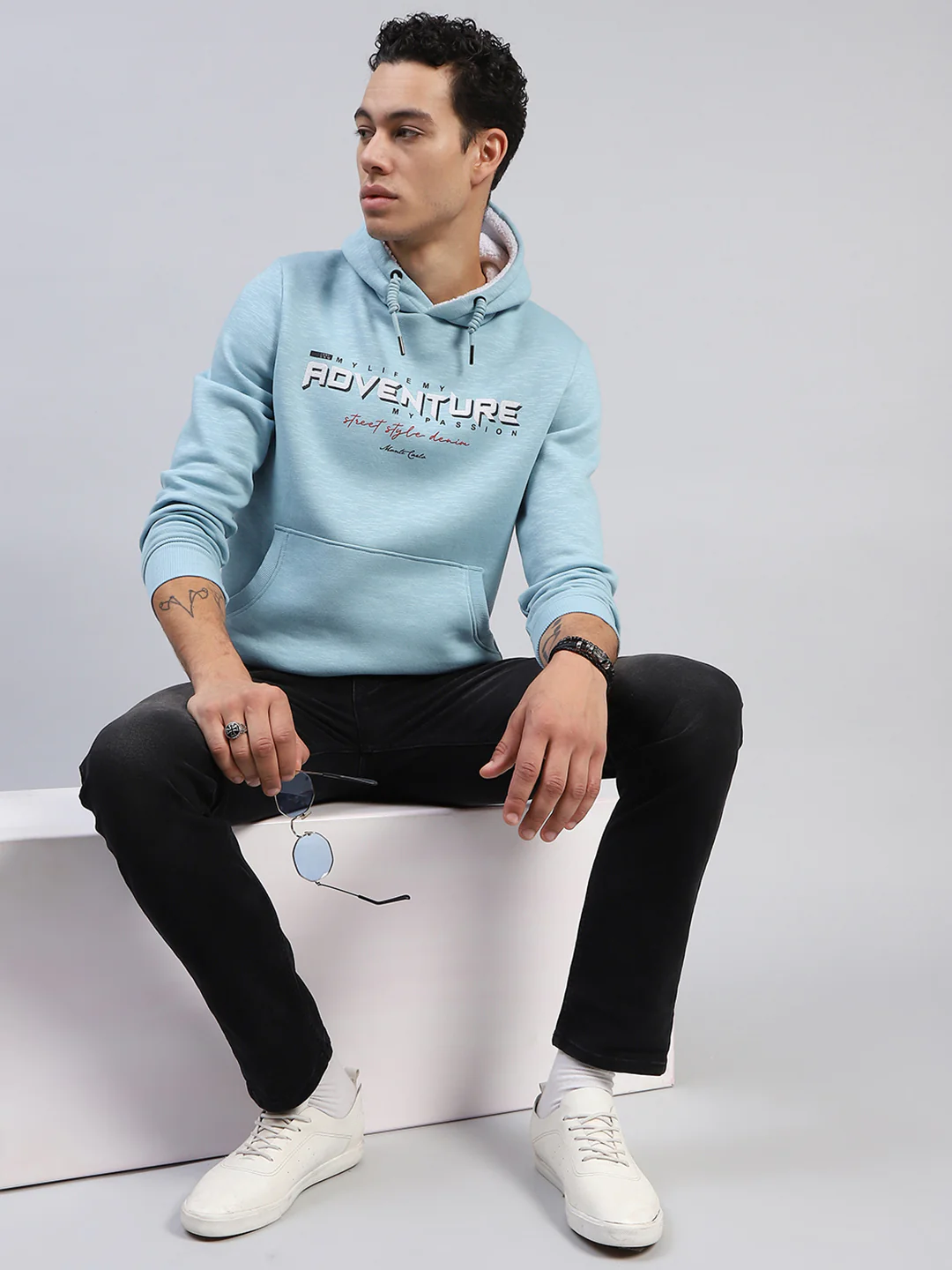 Men Blue Printed Hooded Full Sleeve Sweatshirt - Image 2