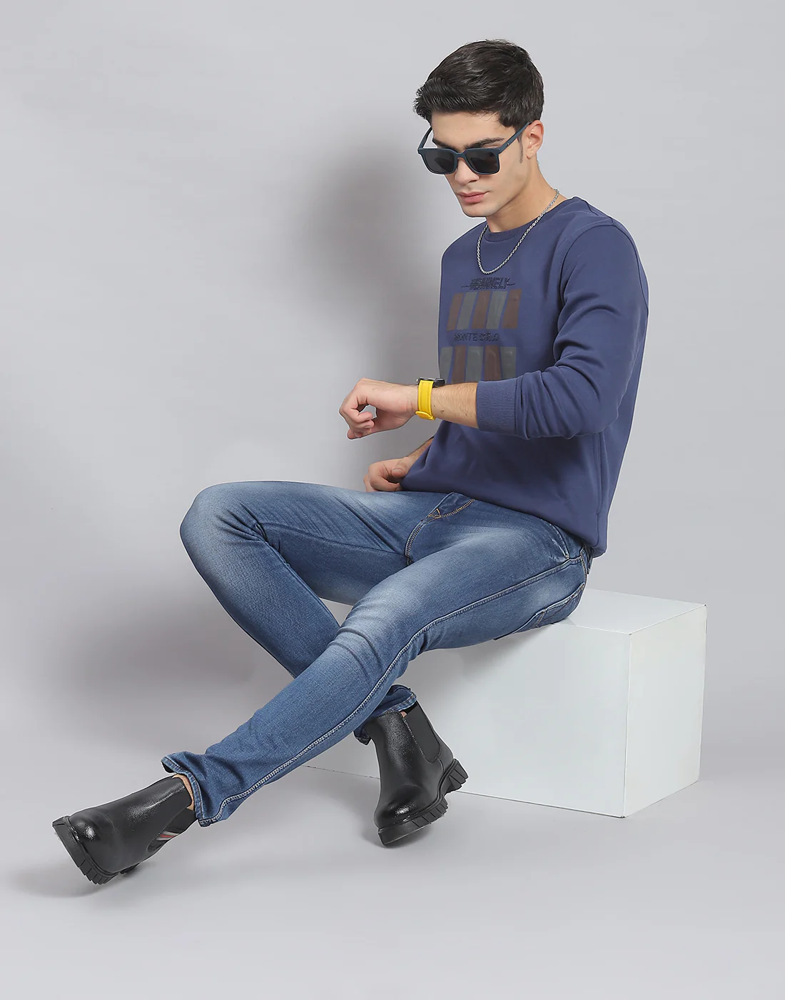 Men Blue Printed Round Neck Full Sleeve Sweatshirt - Image 2