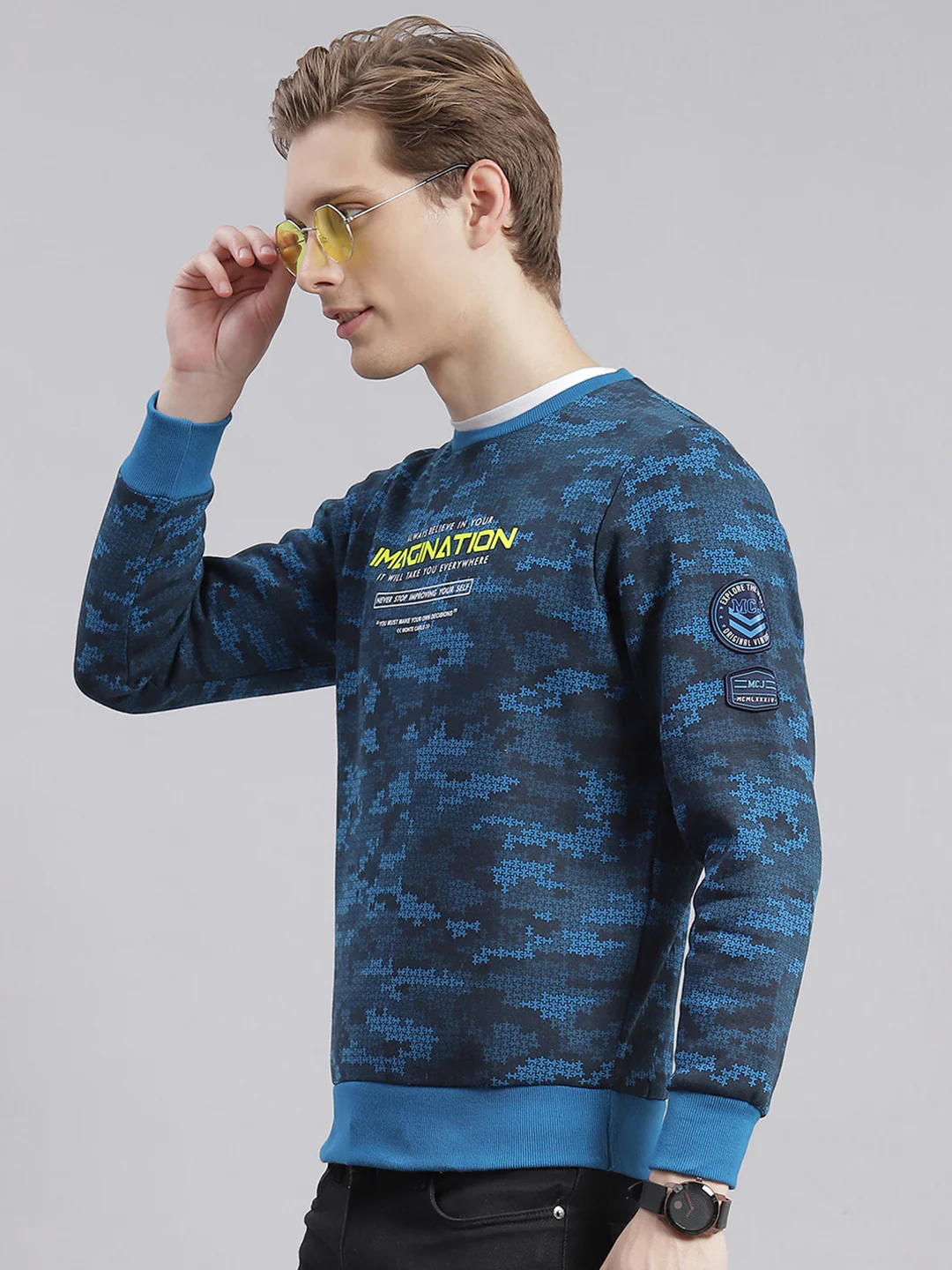 Men Blue Printed Round Neck Full Sleeve Sweatshirts - Image 4