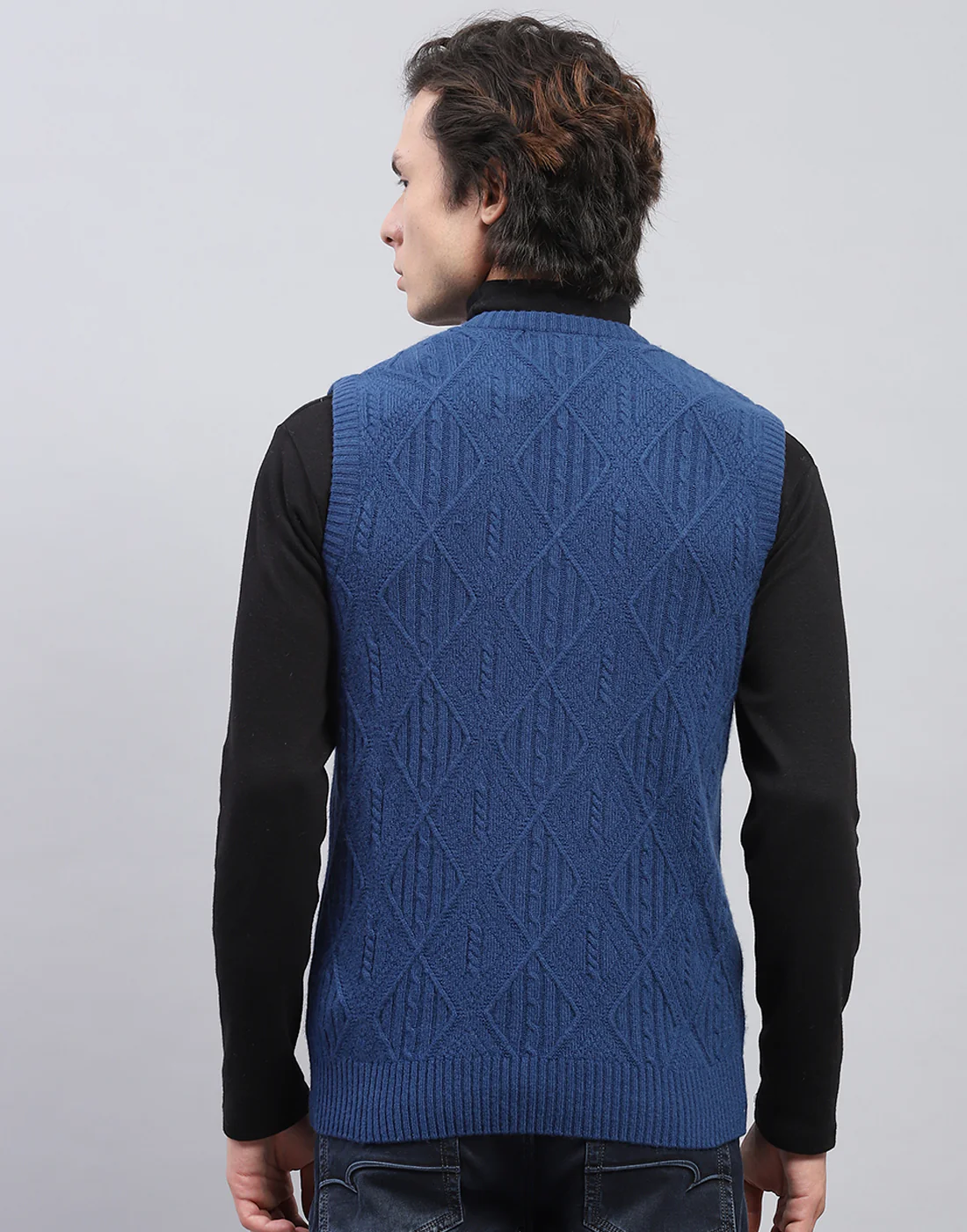 Men Blue Self Design V Neck Sleeveless Sweater - Image 5