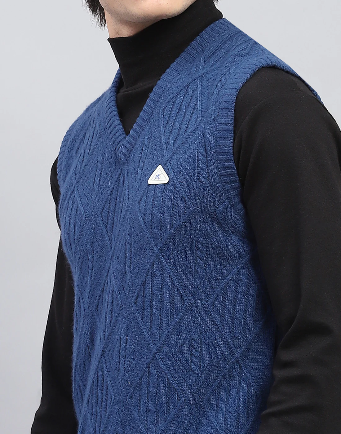 Men Blue Self Design V Neck Sleeveless Sweater - Image 7