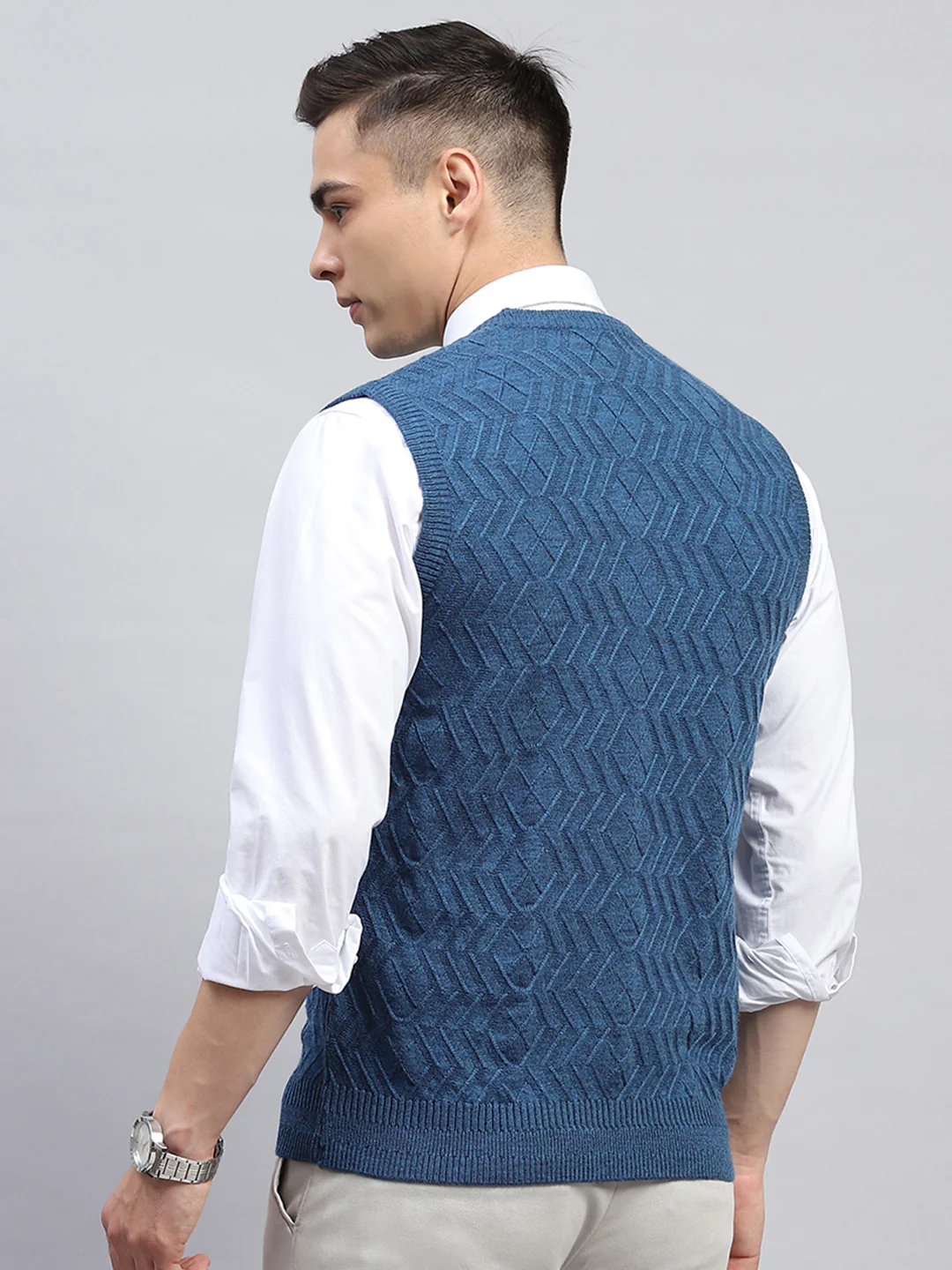 Men Blue Self Design V Neck Sleeveless Sweater - Image 5
