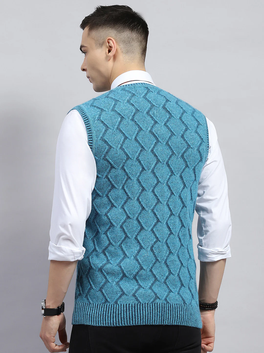 Men Blue Self Design V Neck Sleeveless Sweater - Image 5