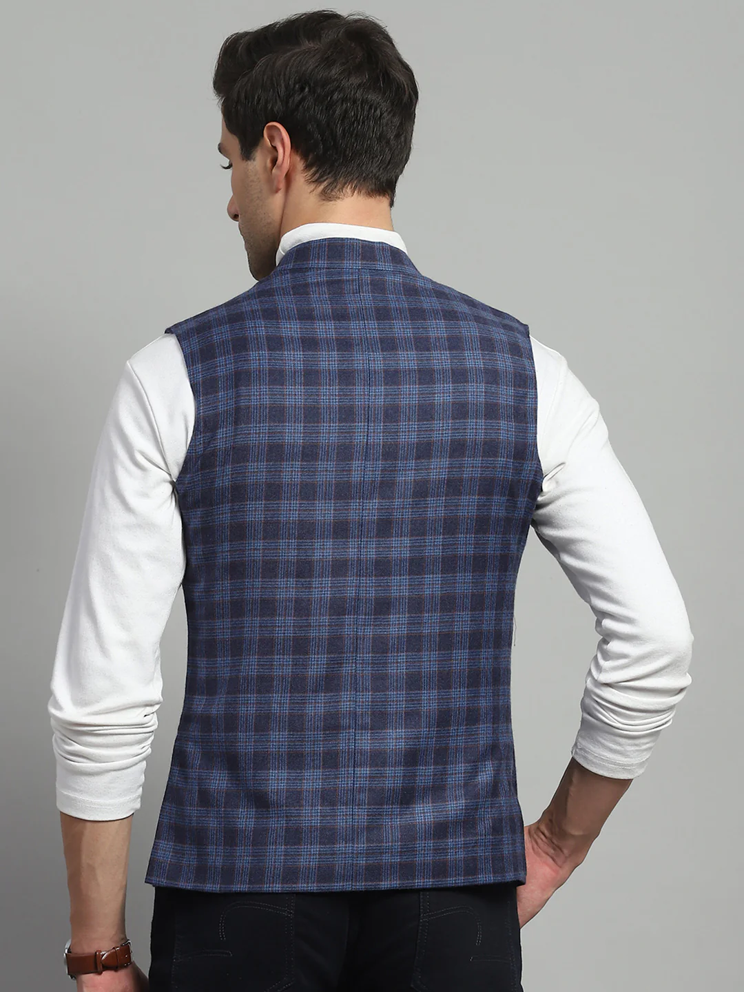 Luxuria Men Blue Solid Band Collar Sleeveless Nehru Jacket - Image 5