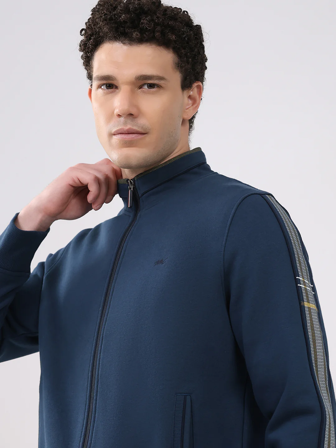 Men Blue Solid Collar Full Sleeve Winter Tracksuit - Image 6