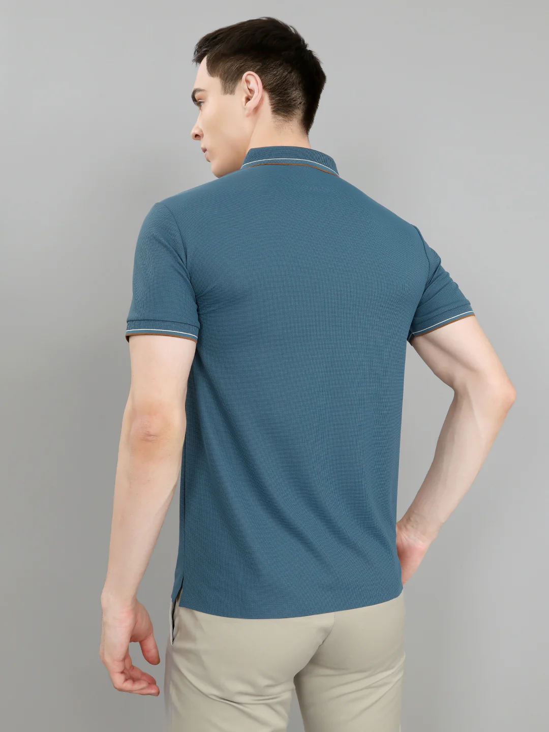 Men Blue Solid Collar Half Sleeve T-Shirt - Image 4