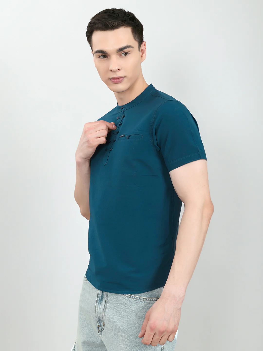 Men Blue Solid Henley Neck Half Sleeve T-Shirt - Image 2
