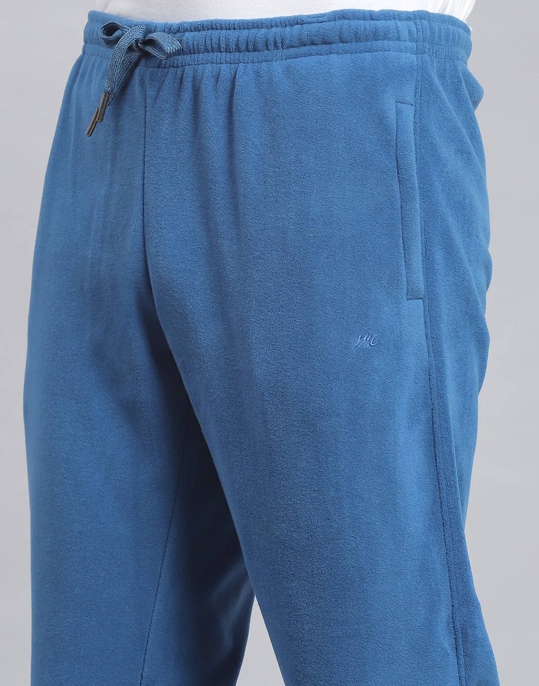 Men Blue Solid Hooded Full Sleeve Tracksuit - Image 9