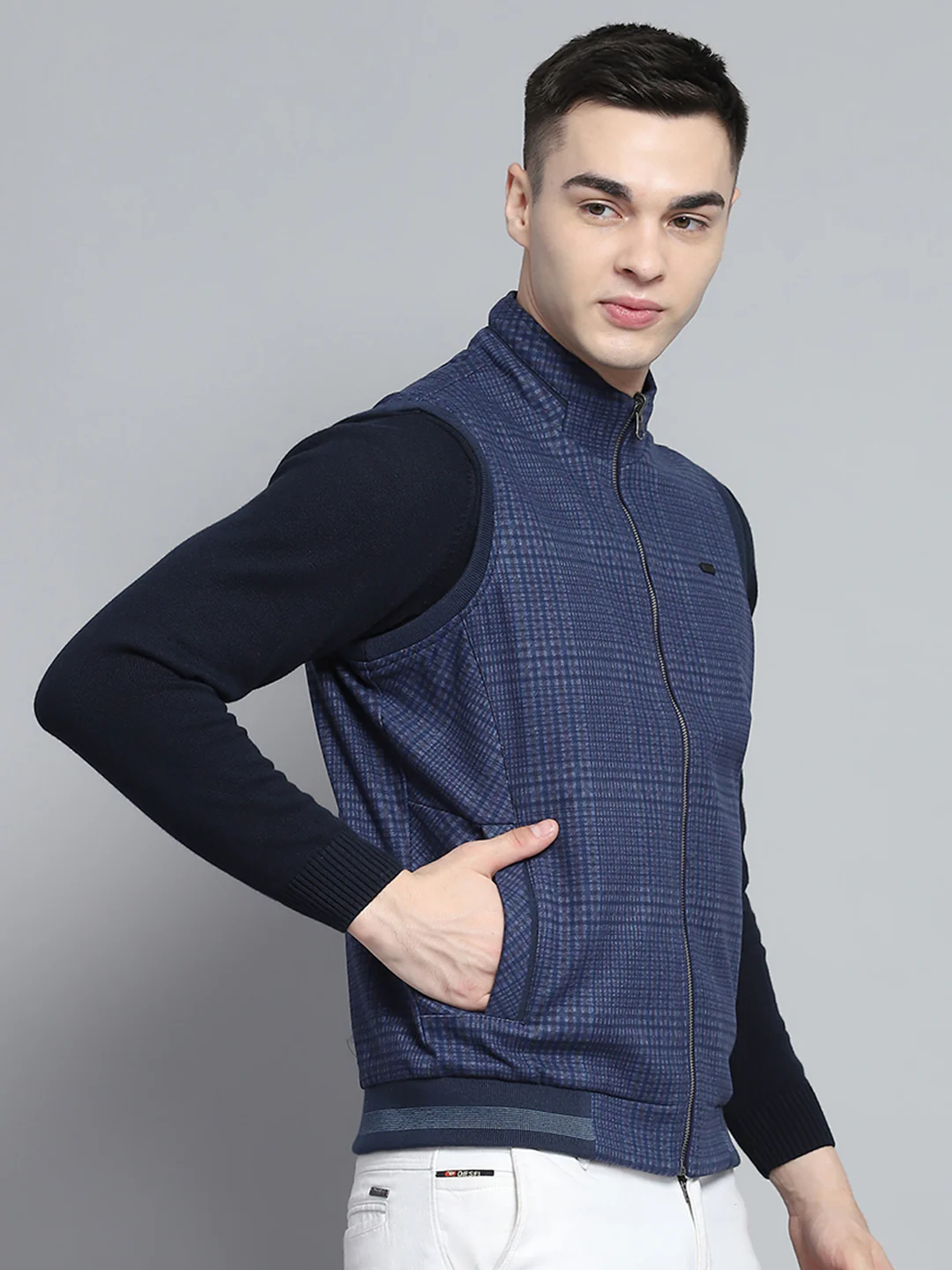 Men Blue Solid Mock Neck Sleeveless Reversible Jacket - Image 4