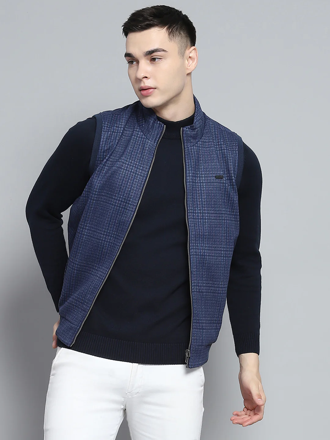 Men Blue Solid Mock Neck Sleeveless Reversible Jacket - Image 6
