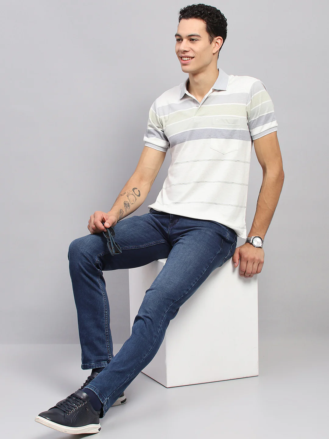 Men Blue Solid Narrow Fit Denim - Image 2