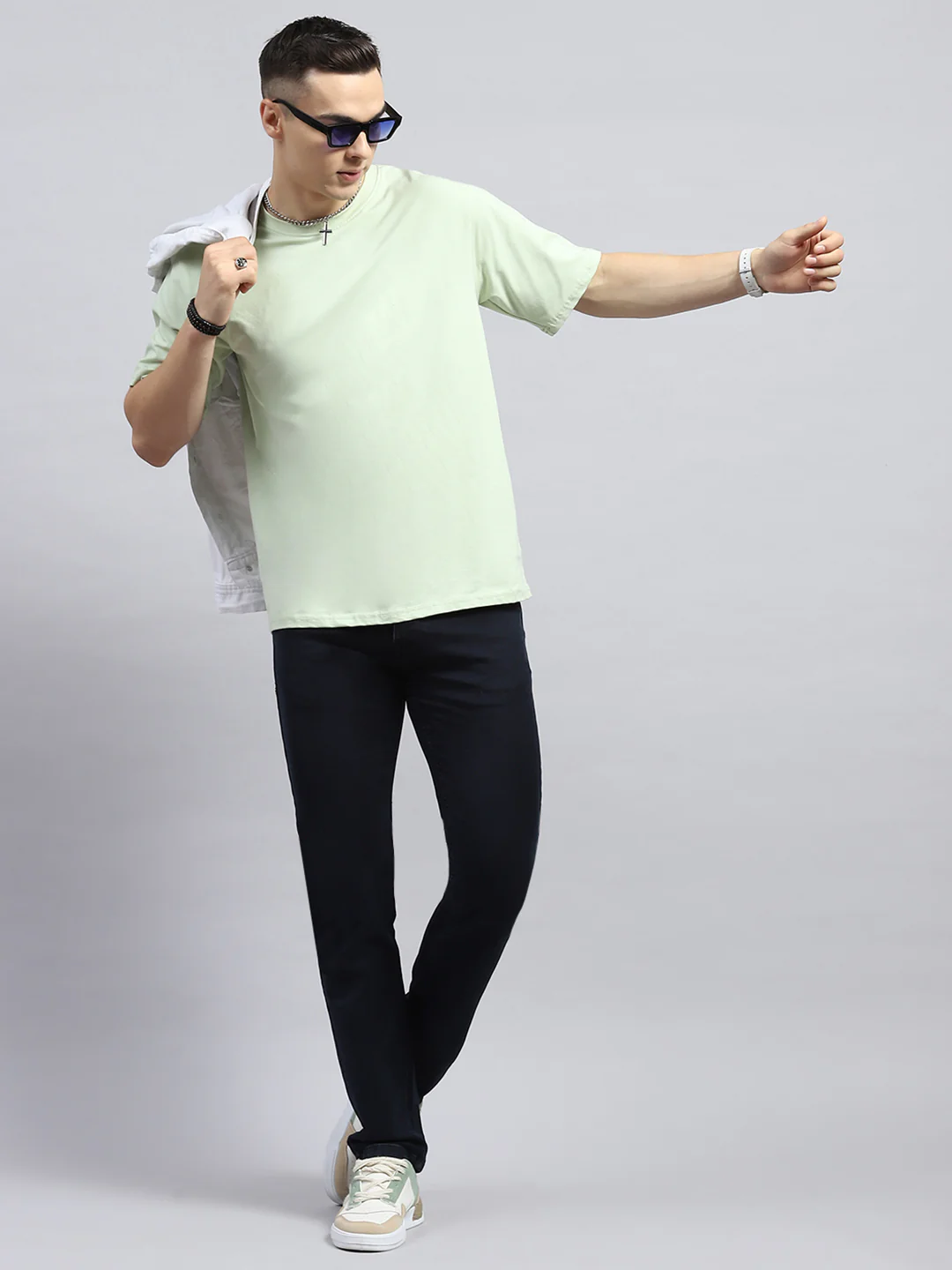 Men Blue Solid Narrow Fit Denim - Image 2