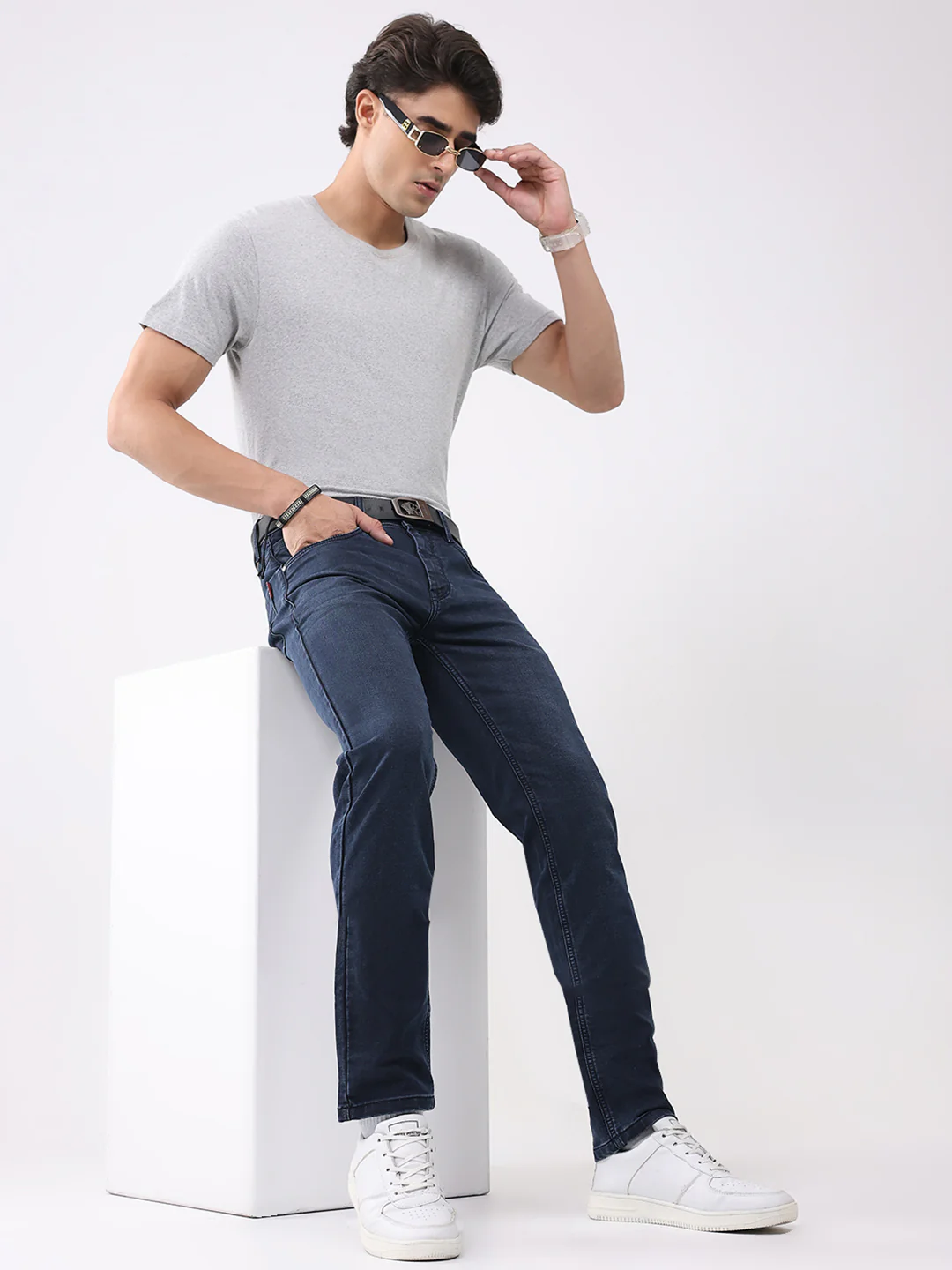 Men Blue Solid Narrow Fit Denim - Image 2