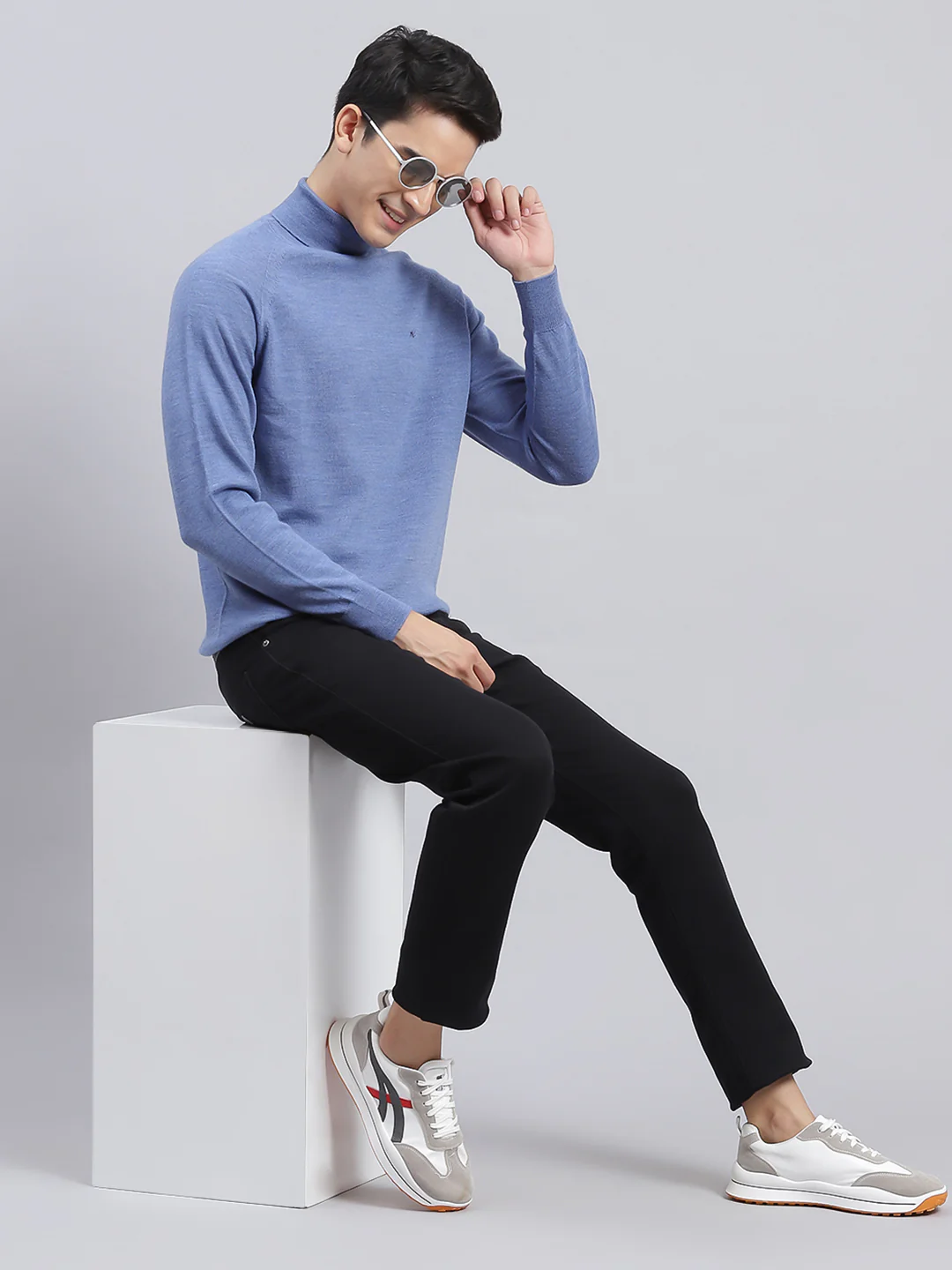 Men Blue Solid Pure Wool Pullover - Image 5