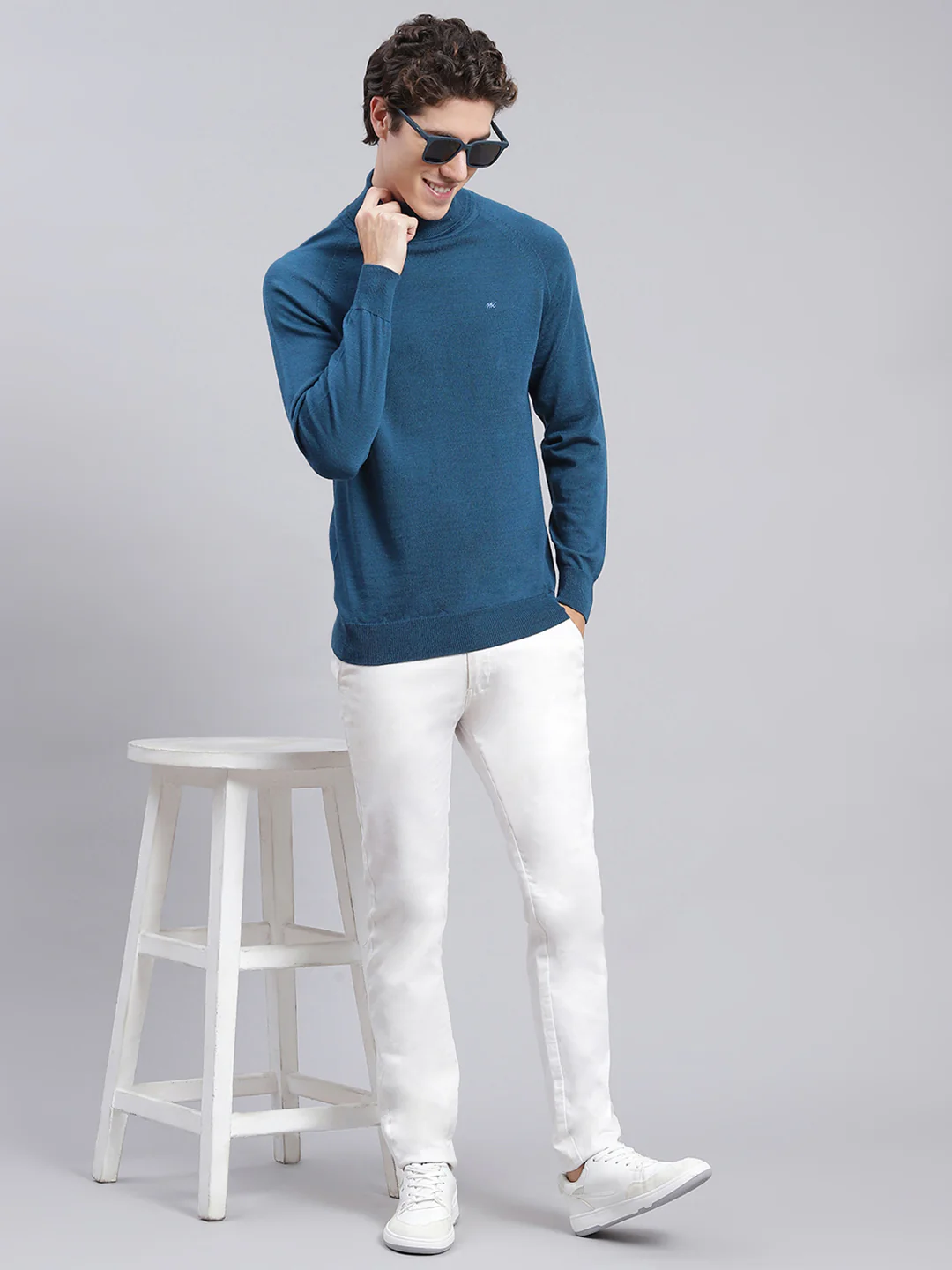 Men Blue Solid Pure wool Pullover - Image 2