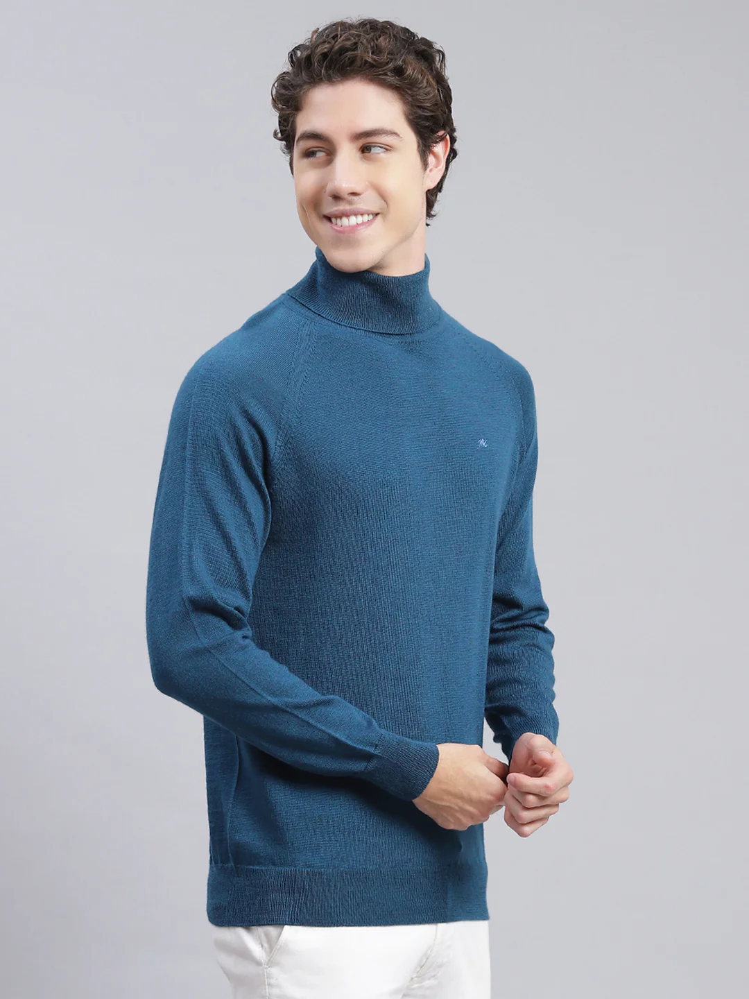 Men Blue Solid Pure wool Pullover - Image 3