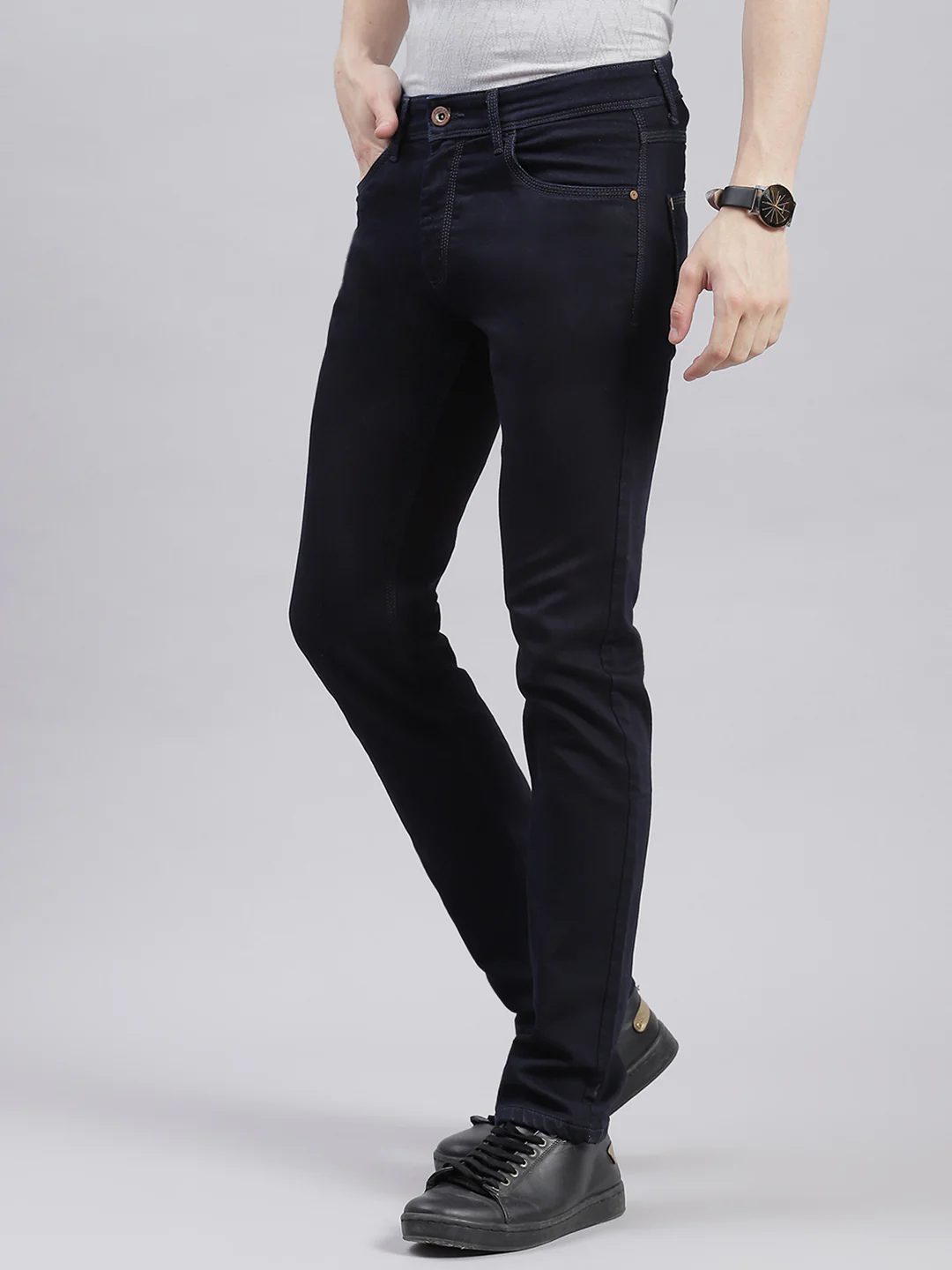 Men Blue Solid Regular Fit Denims - Image 3