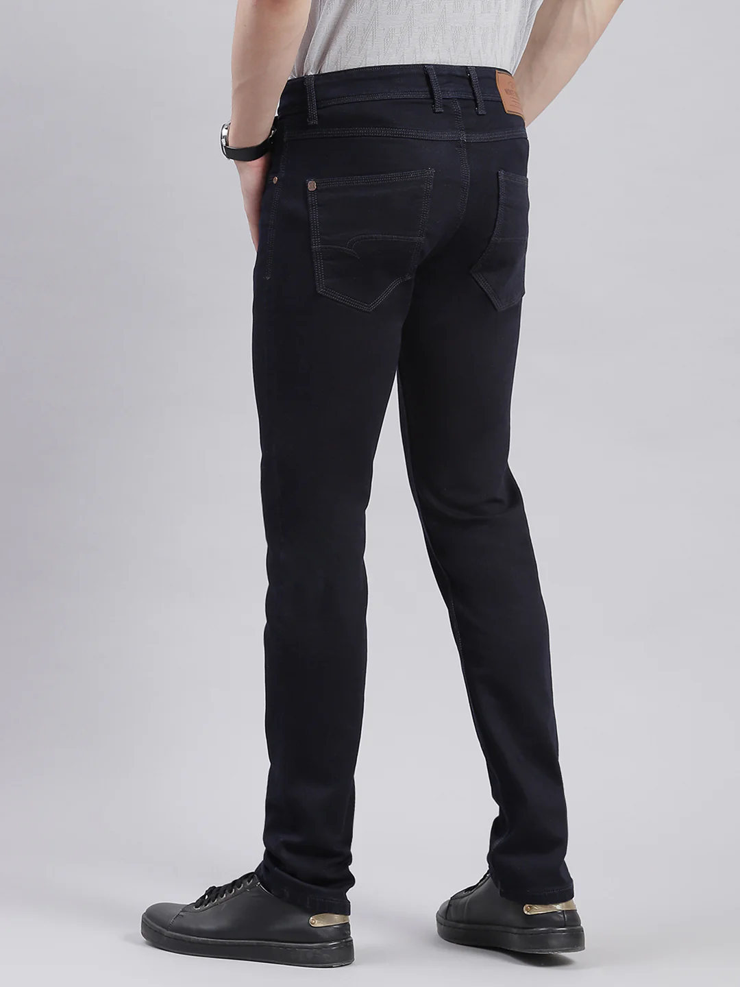 Men Blue Solid Regular Fit Denims - Image 5