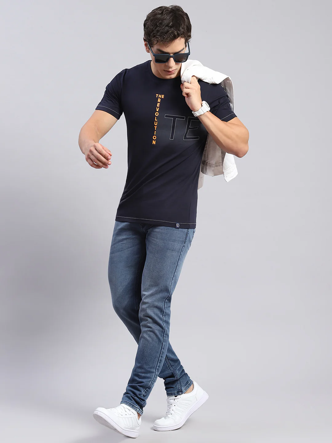 Men Blue Solid Regular Fit Denims - Image 2
