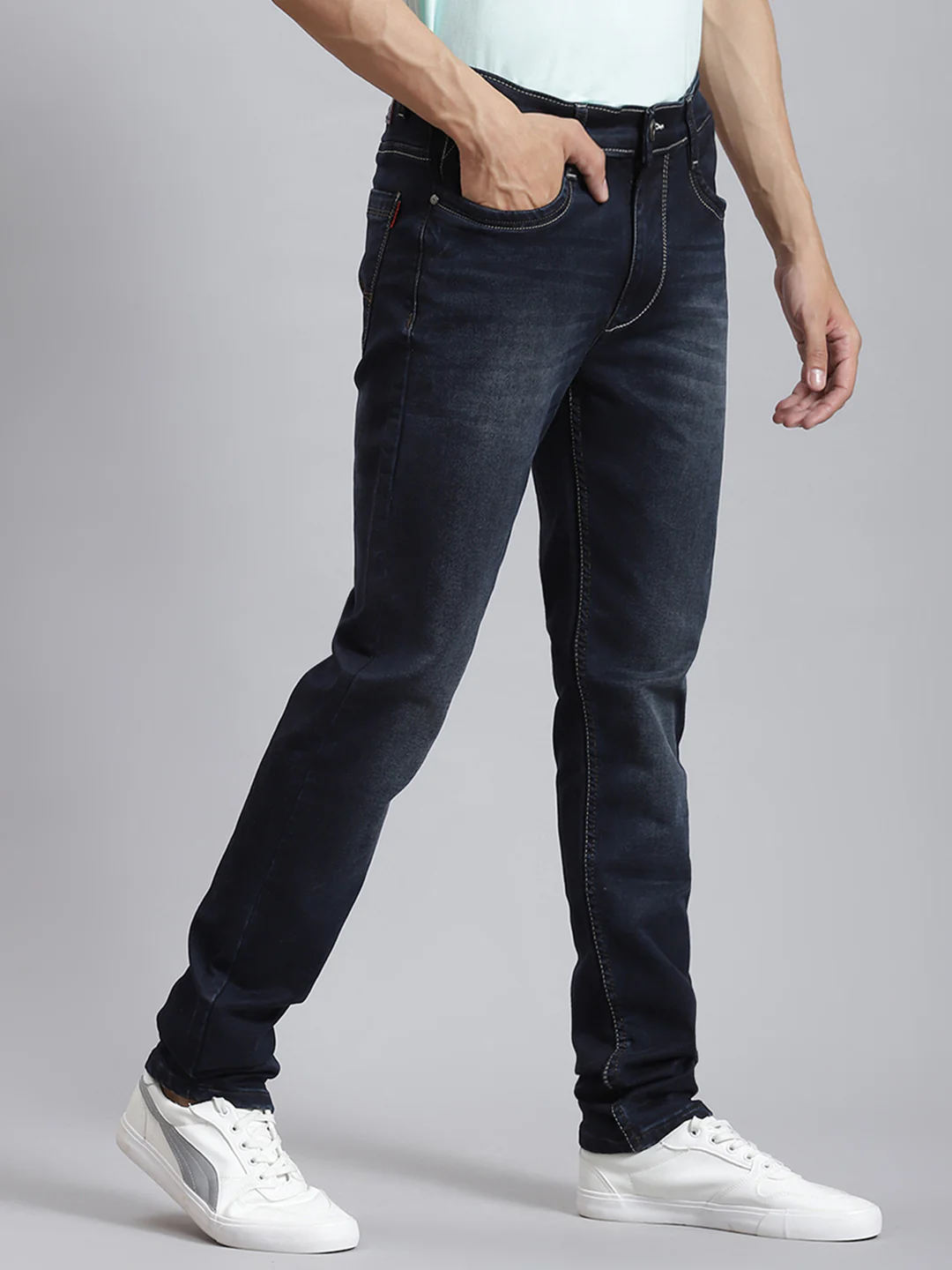 Men Blue Solid Regular Fit Denims - Image 4
