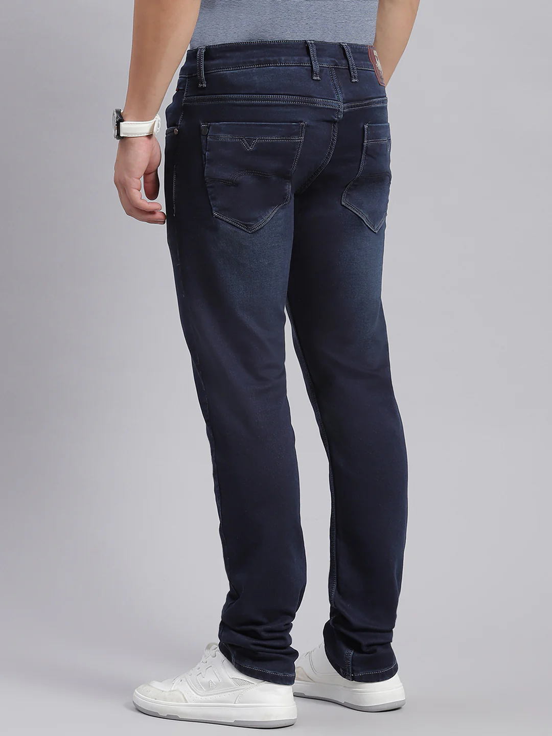Men Blue Solid Regular Fit Denims - Image 5