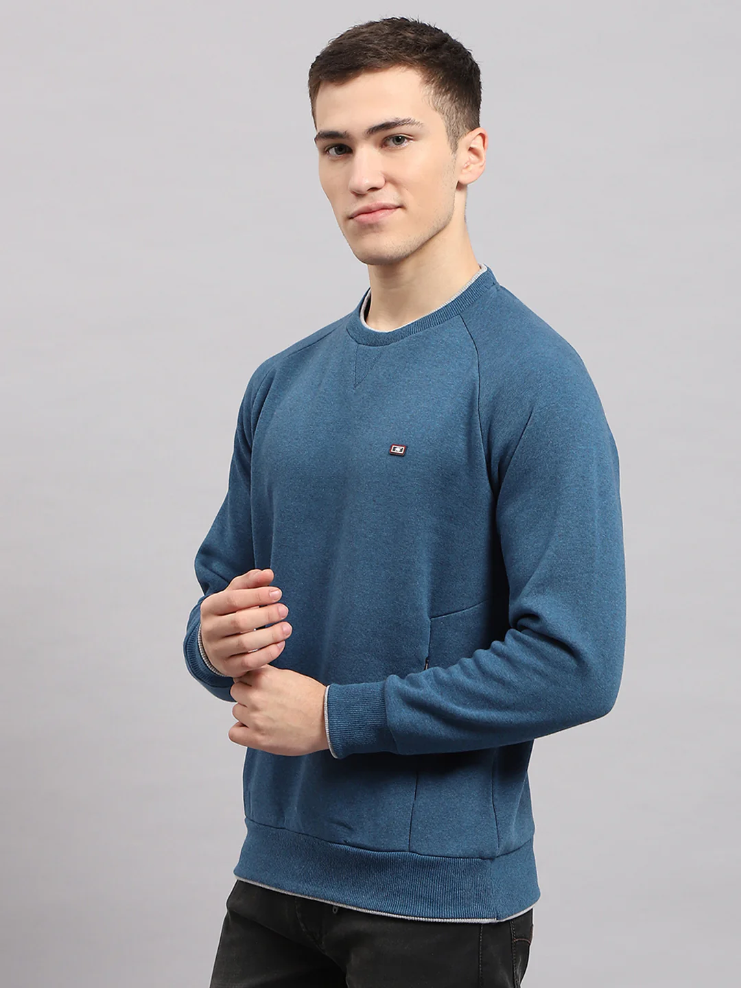Men Blue Solid Round Neck Full Sleeve Sweatshirt - Image 3