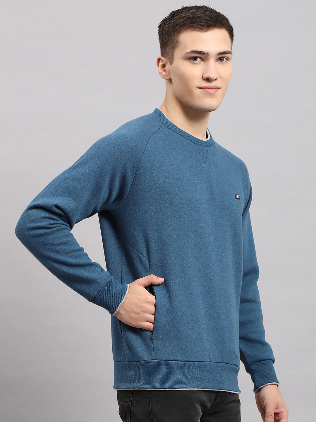 Men Blue Solid Round Neck Full Sleeve Sweatshirt - Image 4