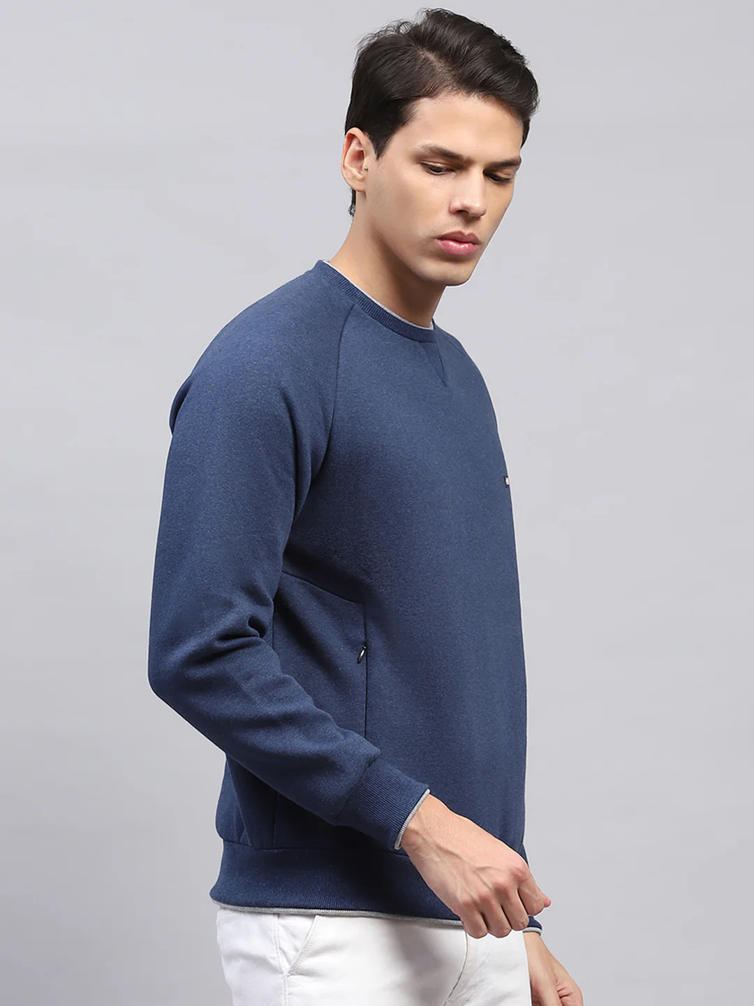 Men Blue Solid Round Neck Full Sleeve Sweatshirt - Image 4