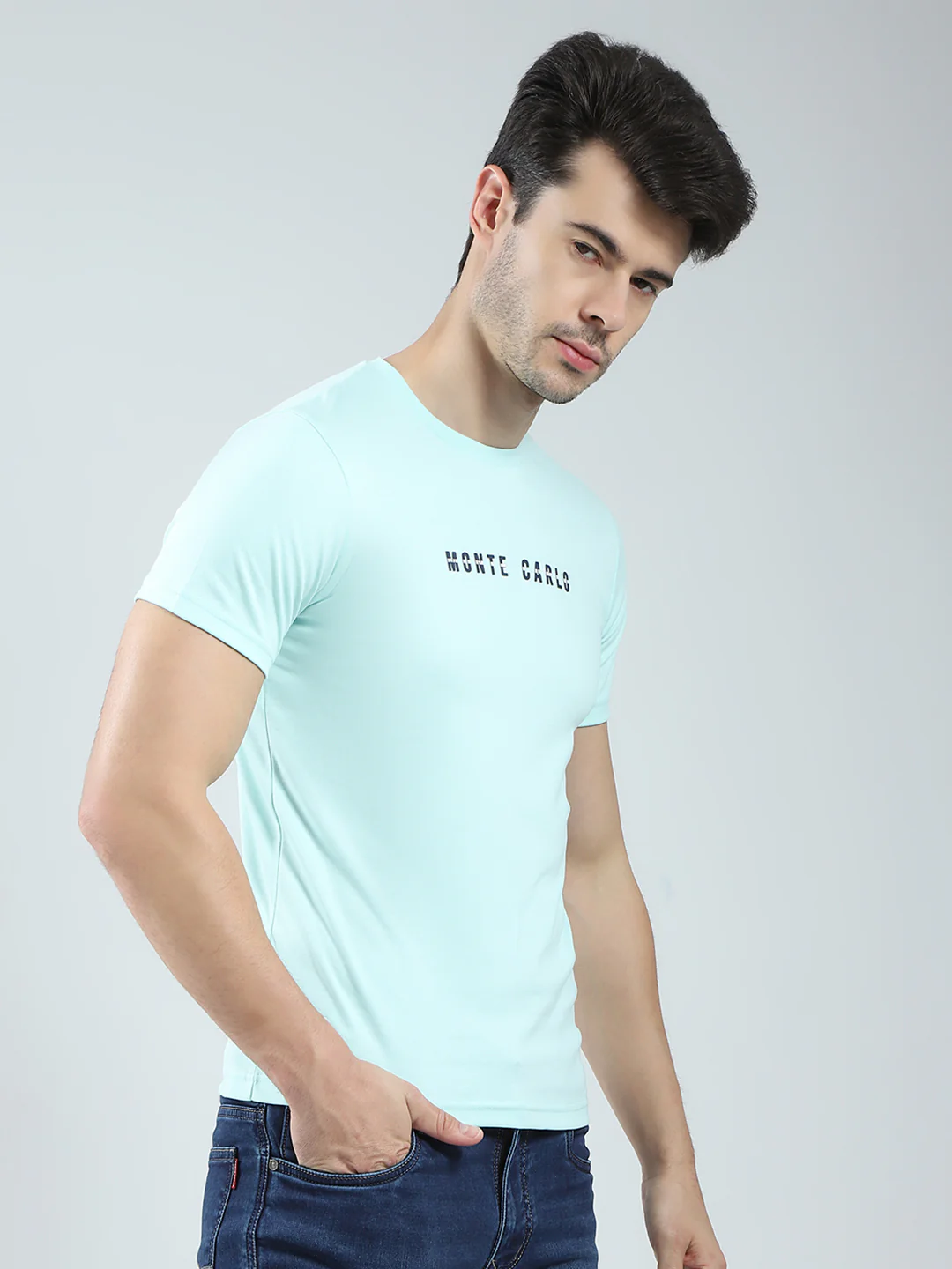 Men Blue Solid Round Neck Half Sleeve T-Shirt - Image 4