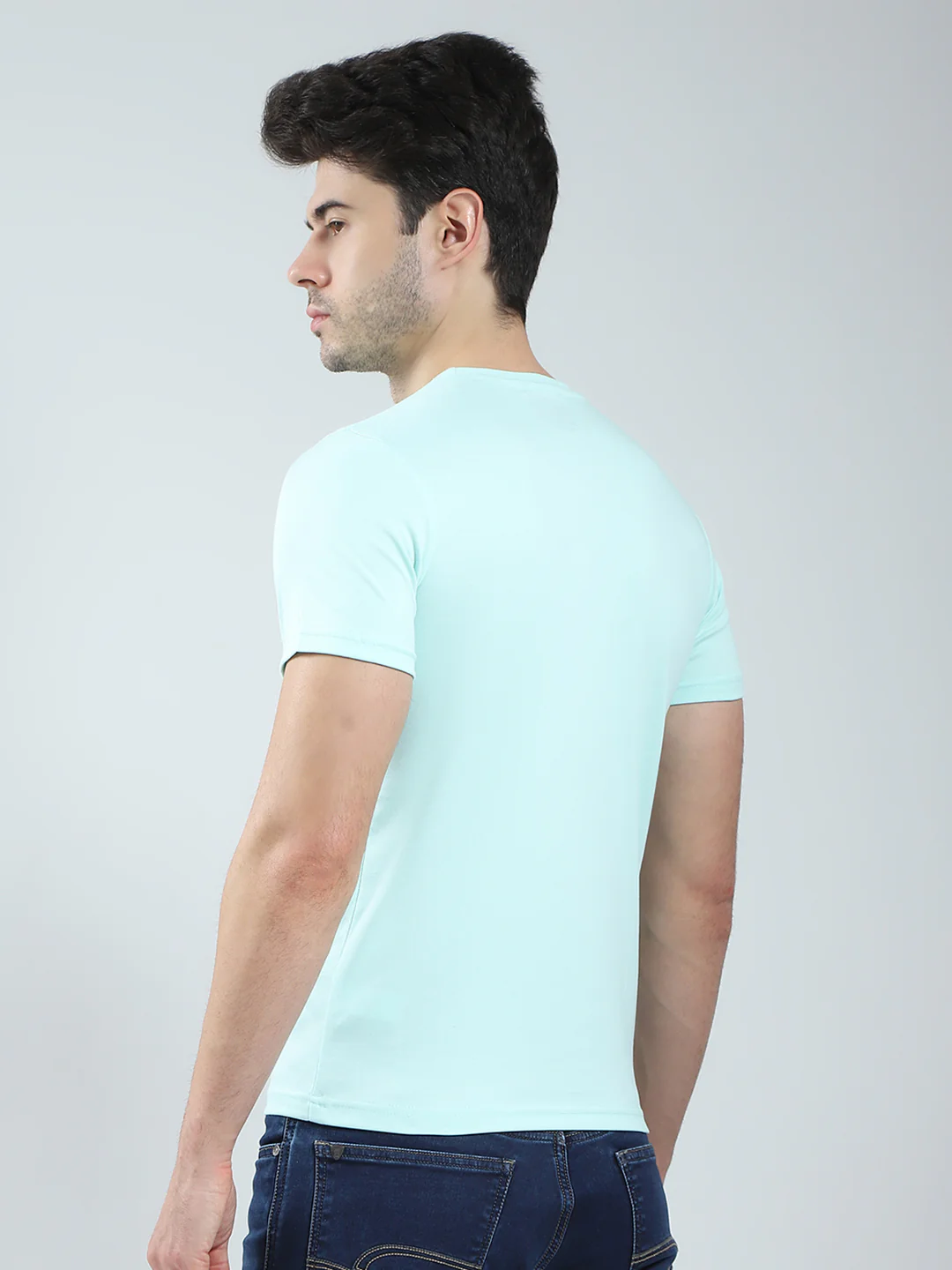 Men Blue Solid Round Neck Half Sleeve T-Shirt - Image 5