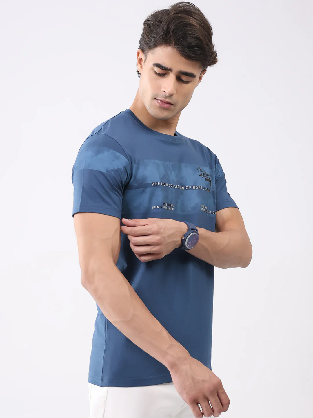 Men Blue Solid Round Neck Half Sleeve T-Shirt - Image 4