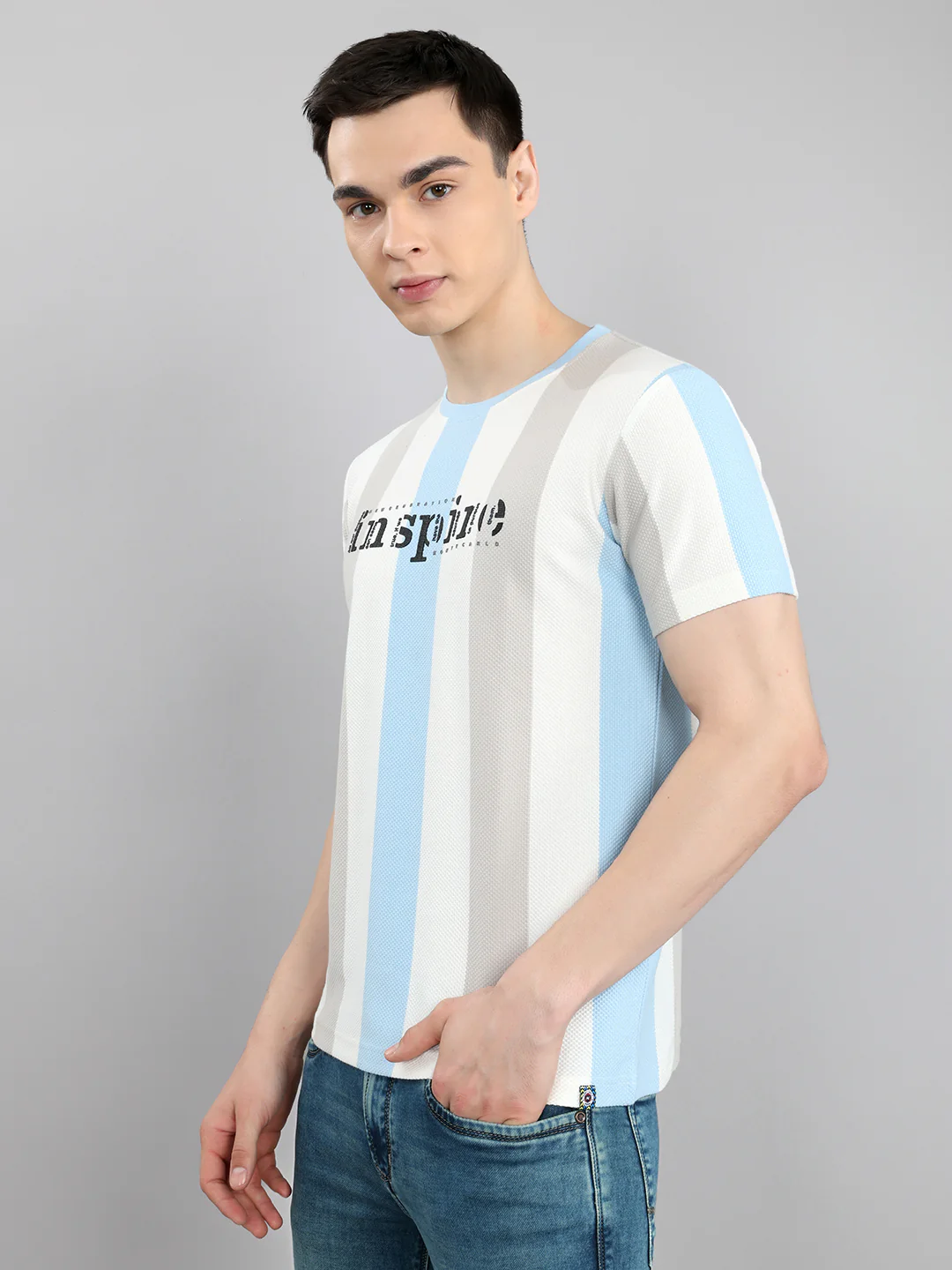 Men Blue Solid Round Neck Half Sleeve T-Shirt - Image 2