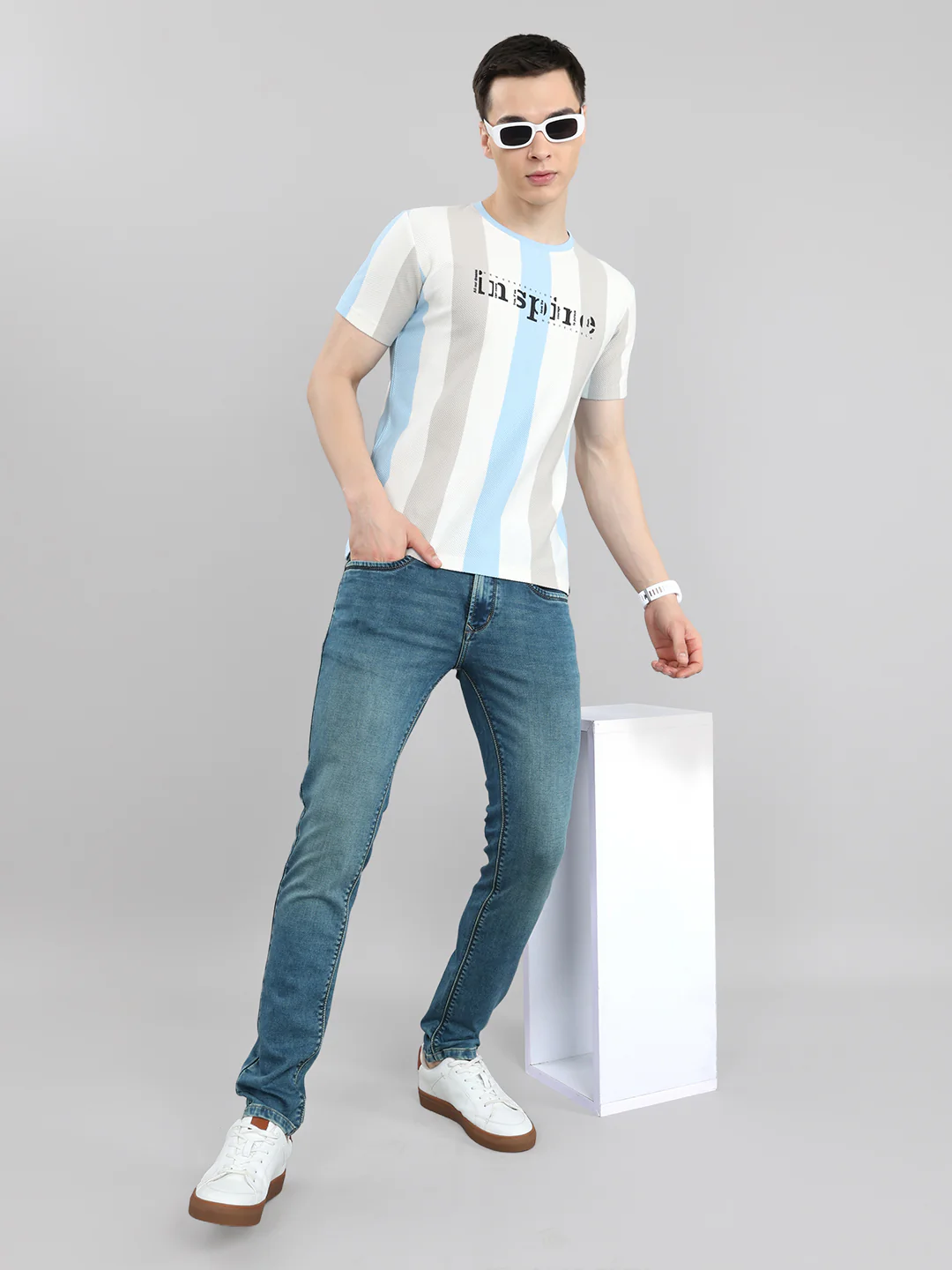 Men Blue Solid Round Neck Half Sleeve T-Shirt - Image 6