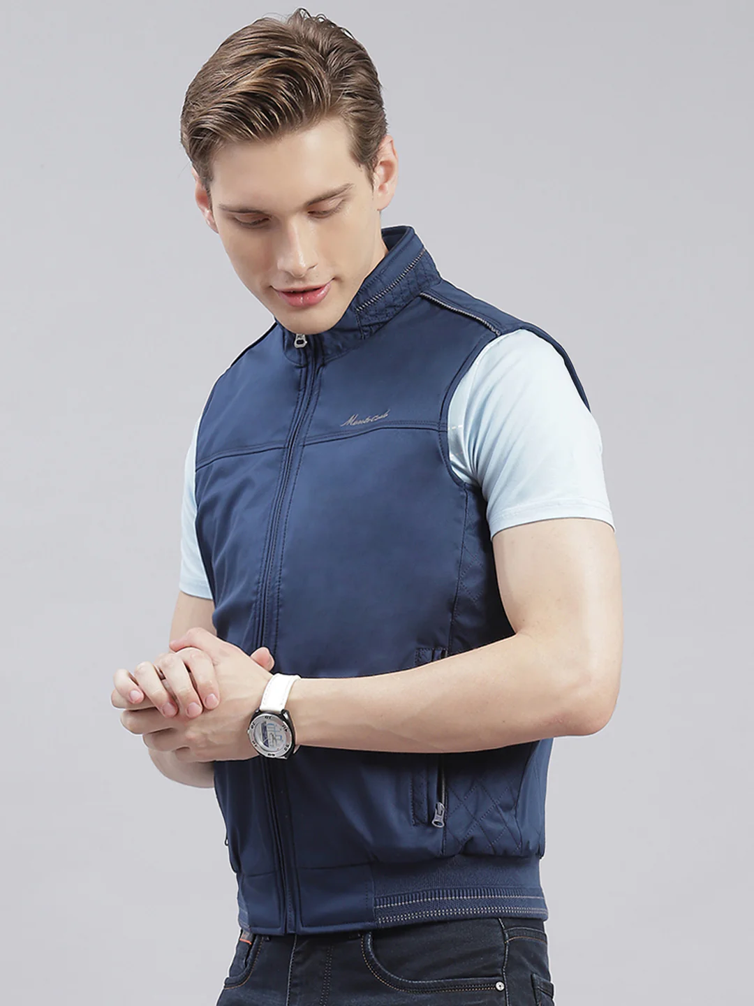 Men Blue Solid Stand Collar Sleeveless Jackets - Image 3