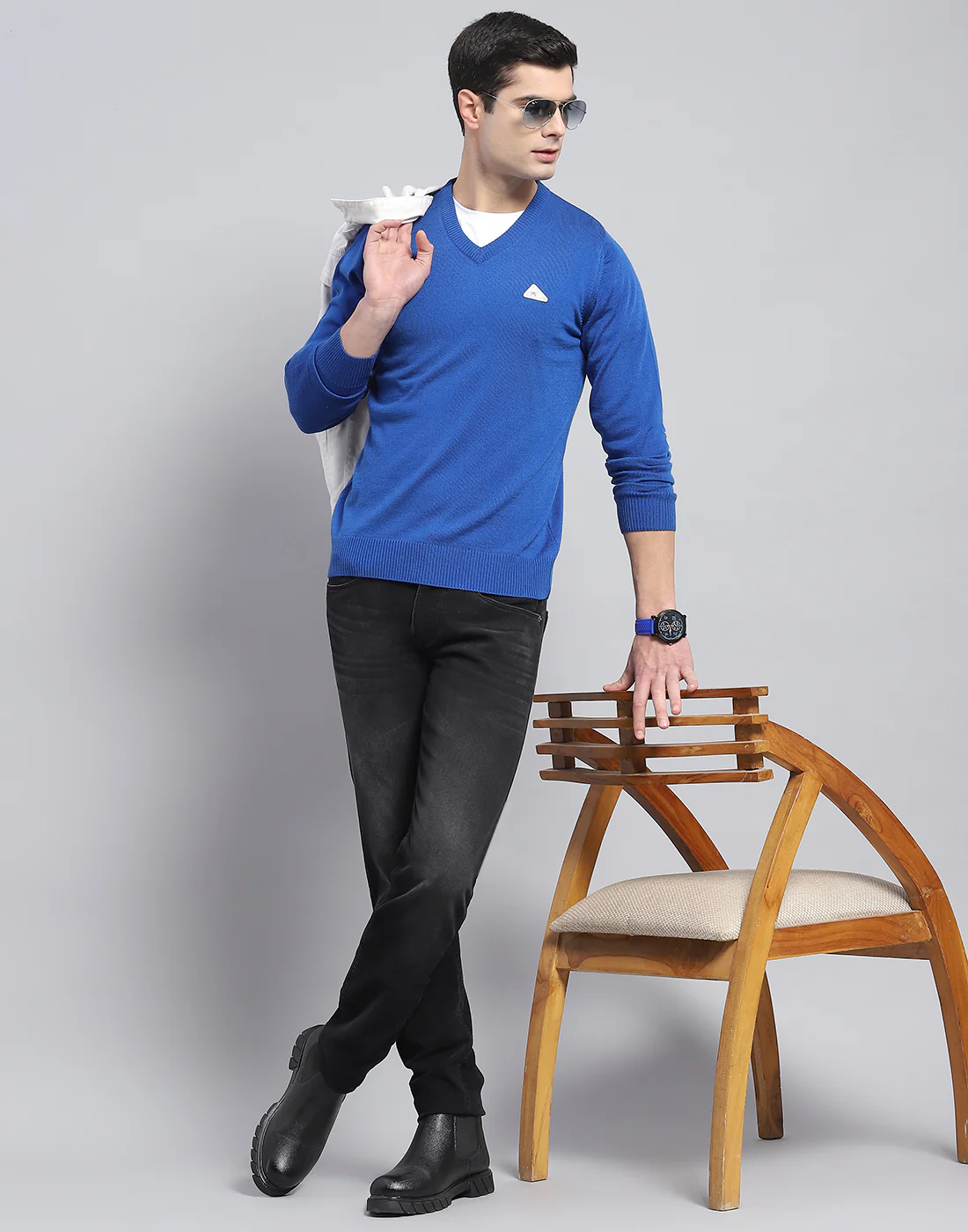 Men Blue Solid V Neck Full Sleeve Pullover - Image 2