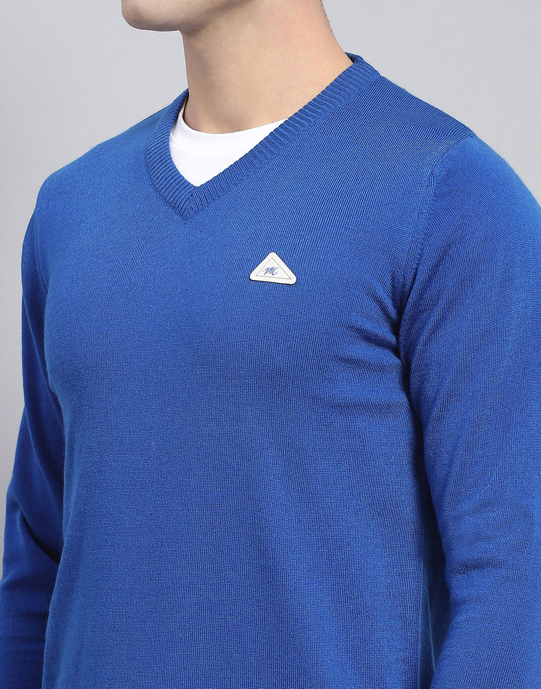 Men Blue Solid V Neck Full Sleeve Pullover - Image 7